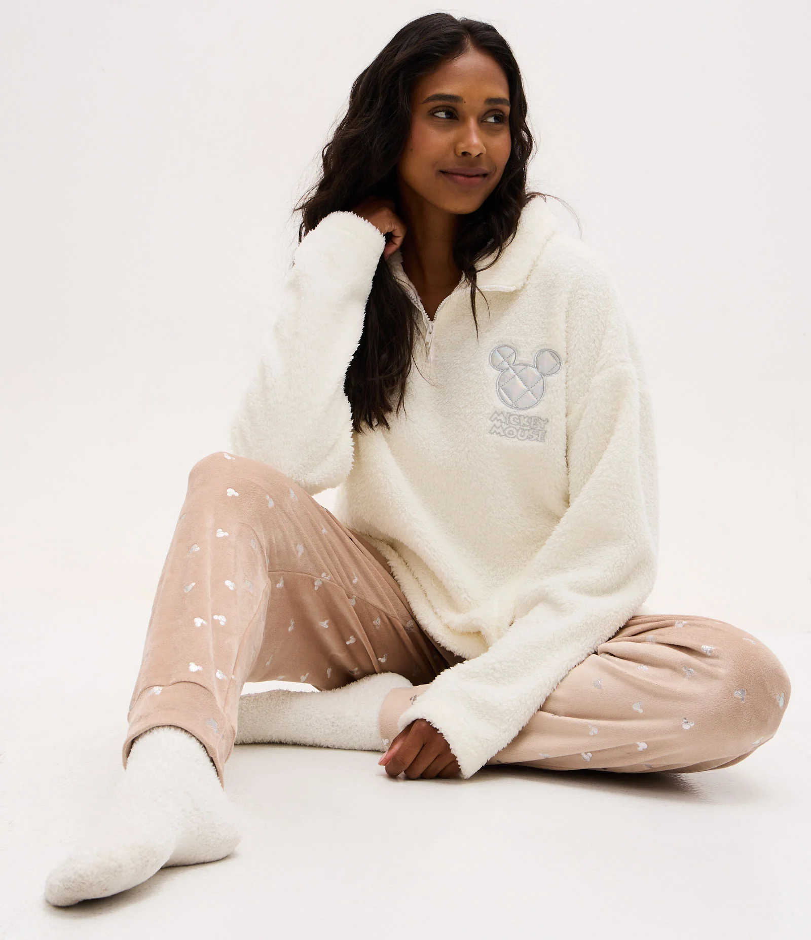 Pijama Quentinho em Sherpa com Bordado Mickey Mouse Off White 1