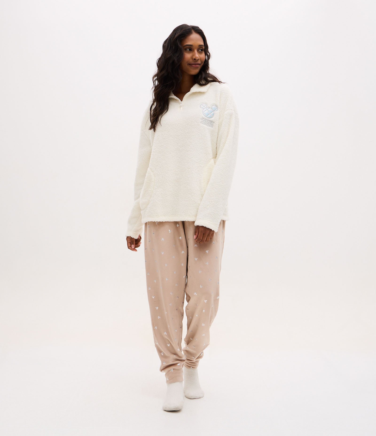 Pijama Quentinho em Sherpa com Bordado Mickey Mouse Off White 2