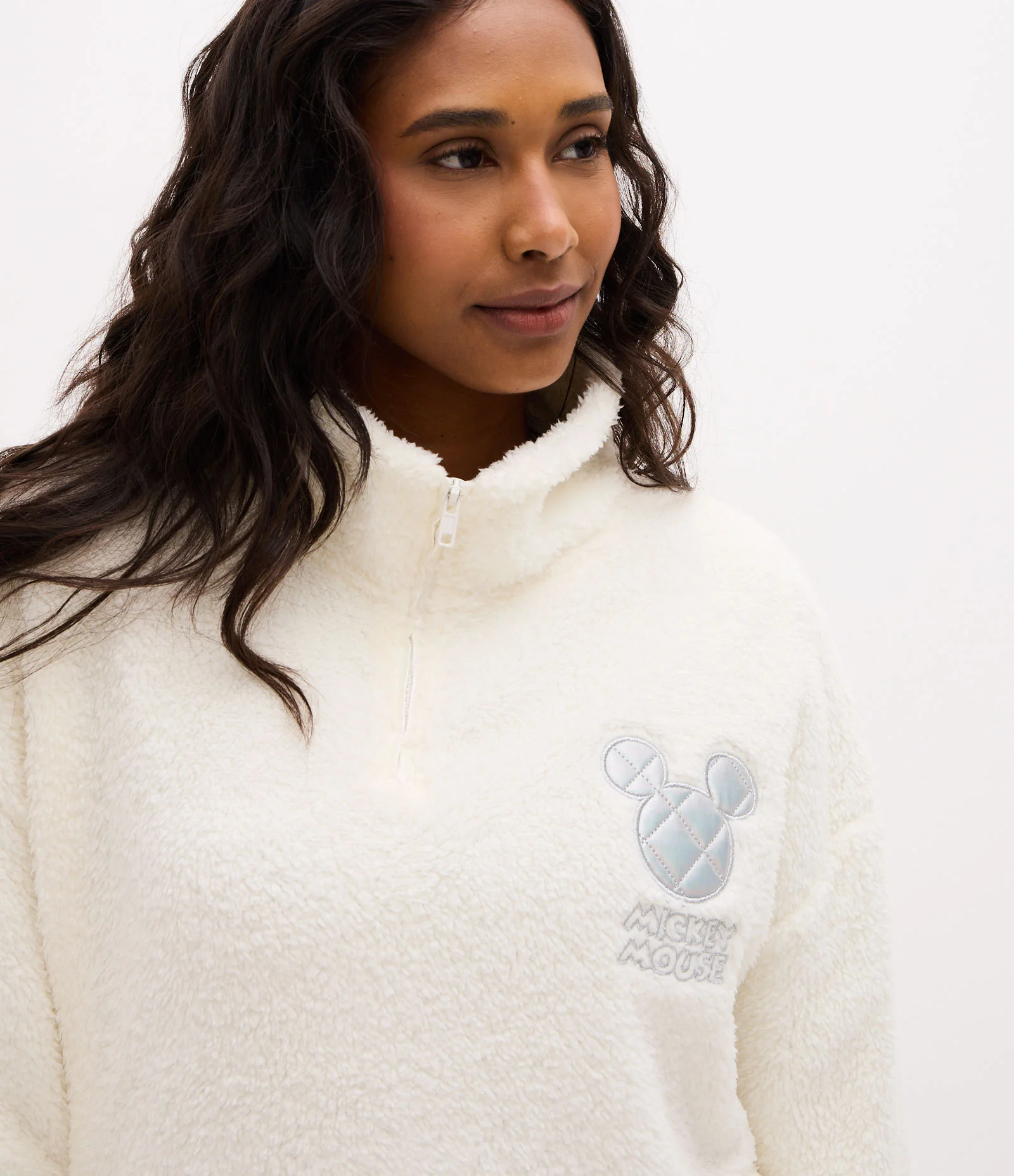 Pijama Quentinho em Sherpa com Bordado Mickey Mouse Off White 3