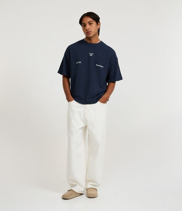 Calça Skater em Sarja com Costura Contrastante e Cordão