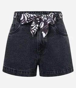 Short Mom em Jeans com Cinto Lenço Estampado