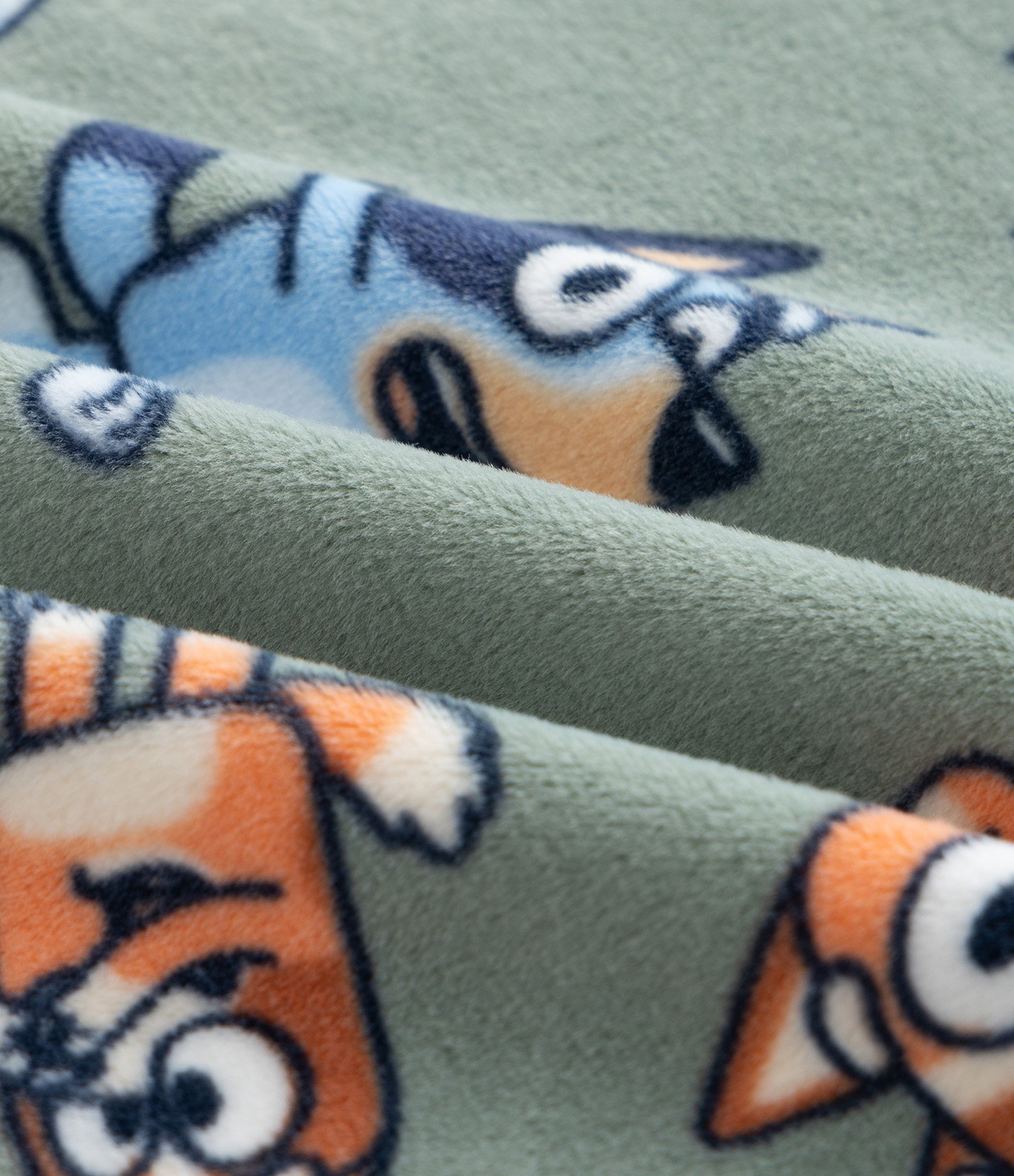 Pijama Infantil com Estampa Bluey e Bingo – Tam 2 a 6 Anos Verde Acinzentado 8