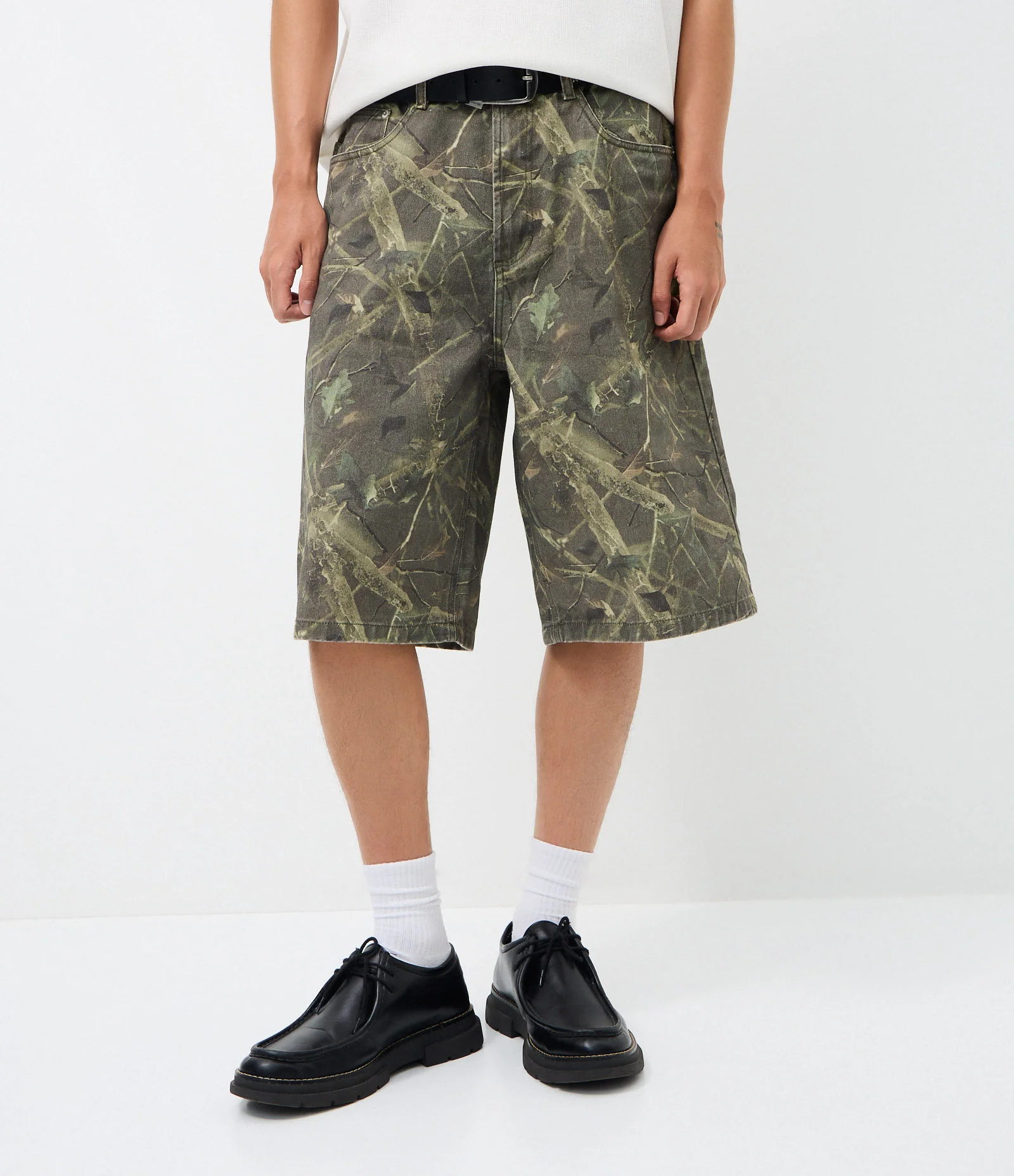 Bermuda Baggy em Sarja Camuflada Marrom 2