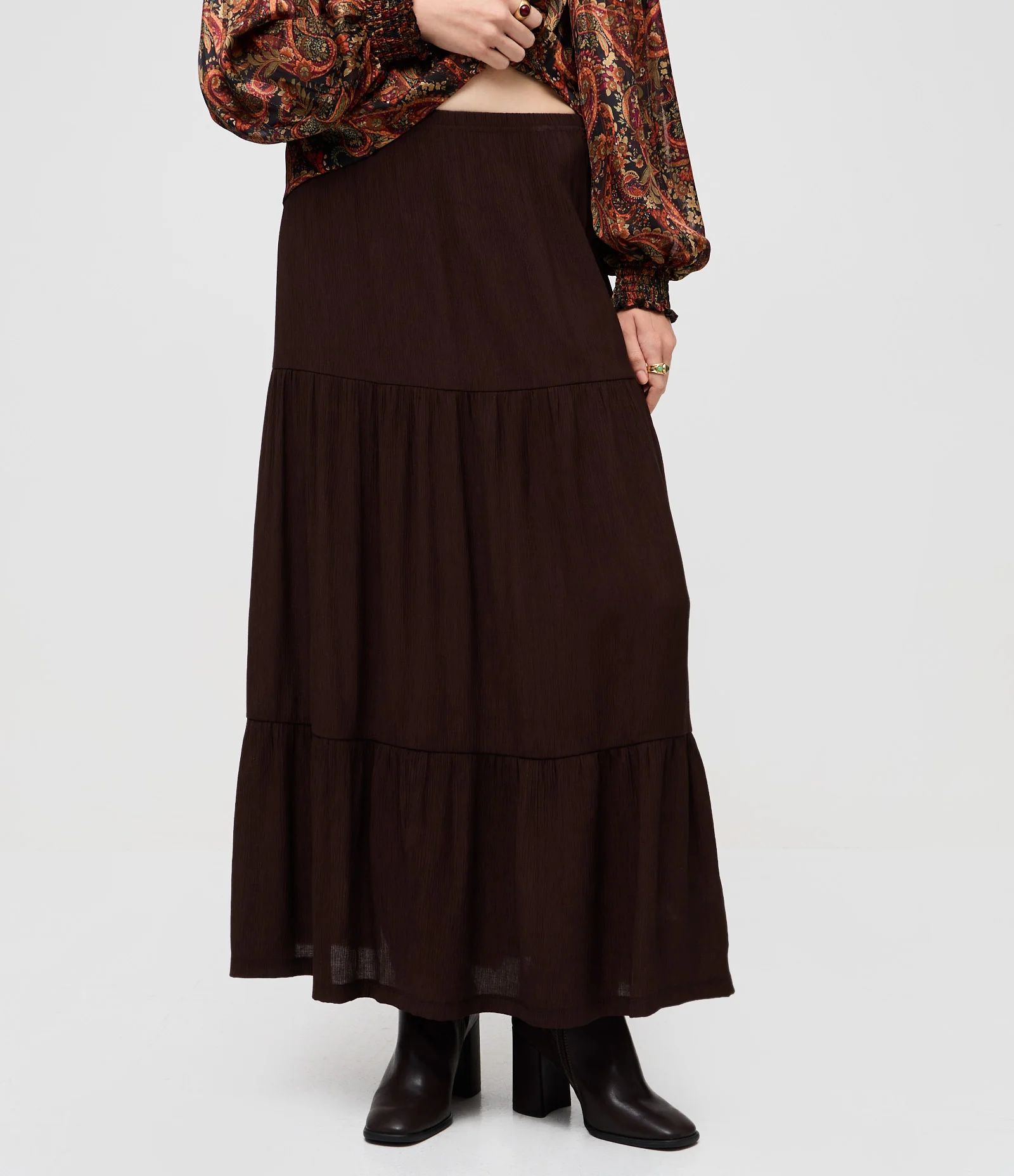 Saia Evase Long Midi em Viscolinho com Babados Marrom 2