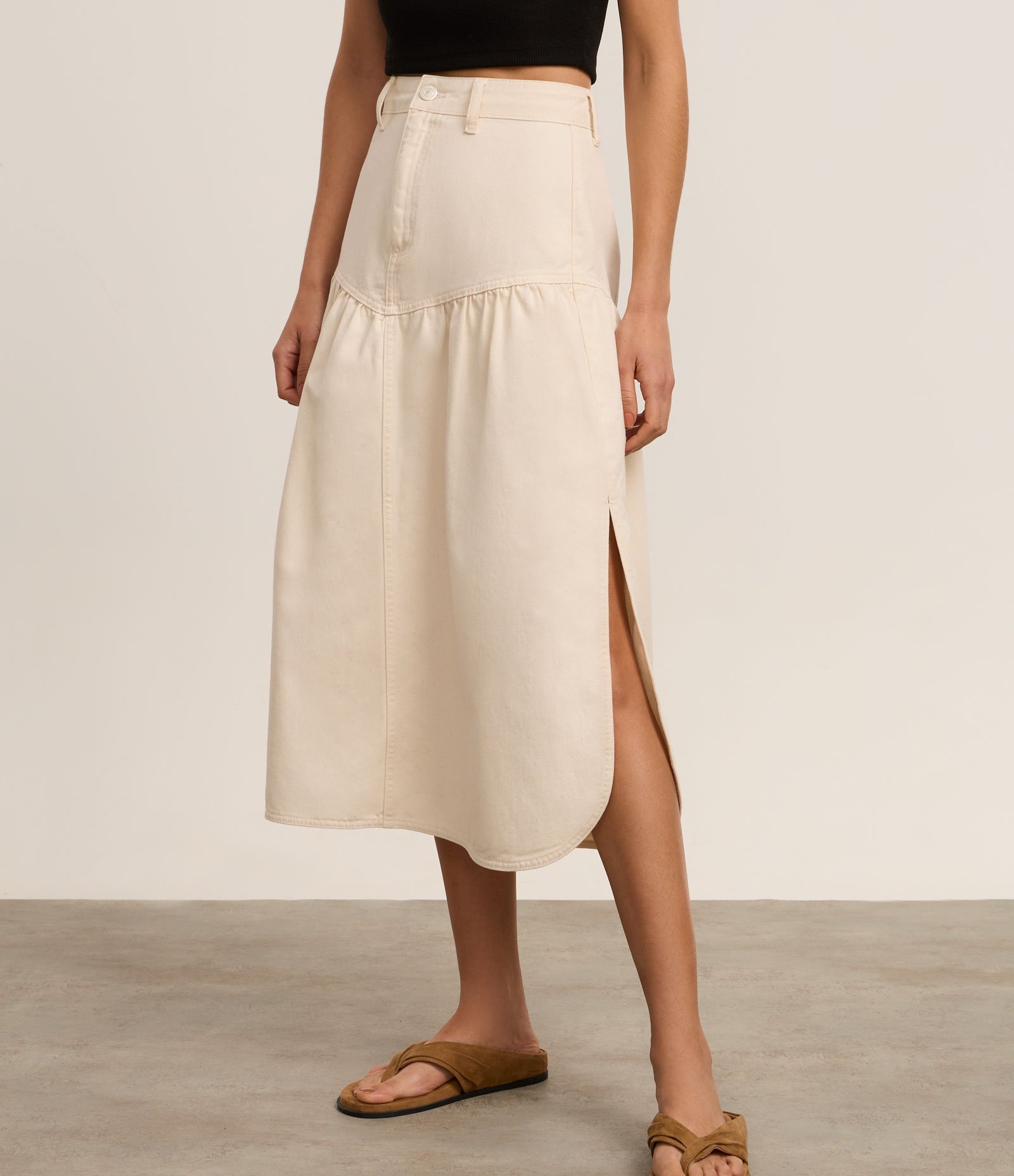 Saia Godê New Midi em Sarja com Recorte em V Bege 2