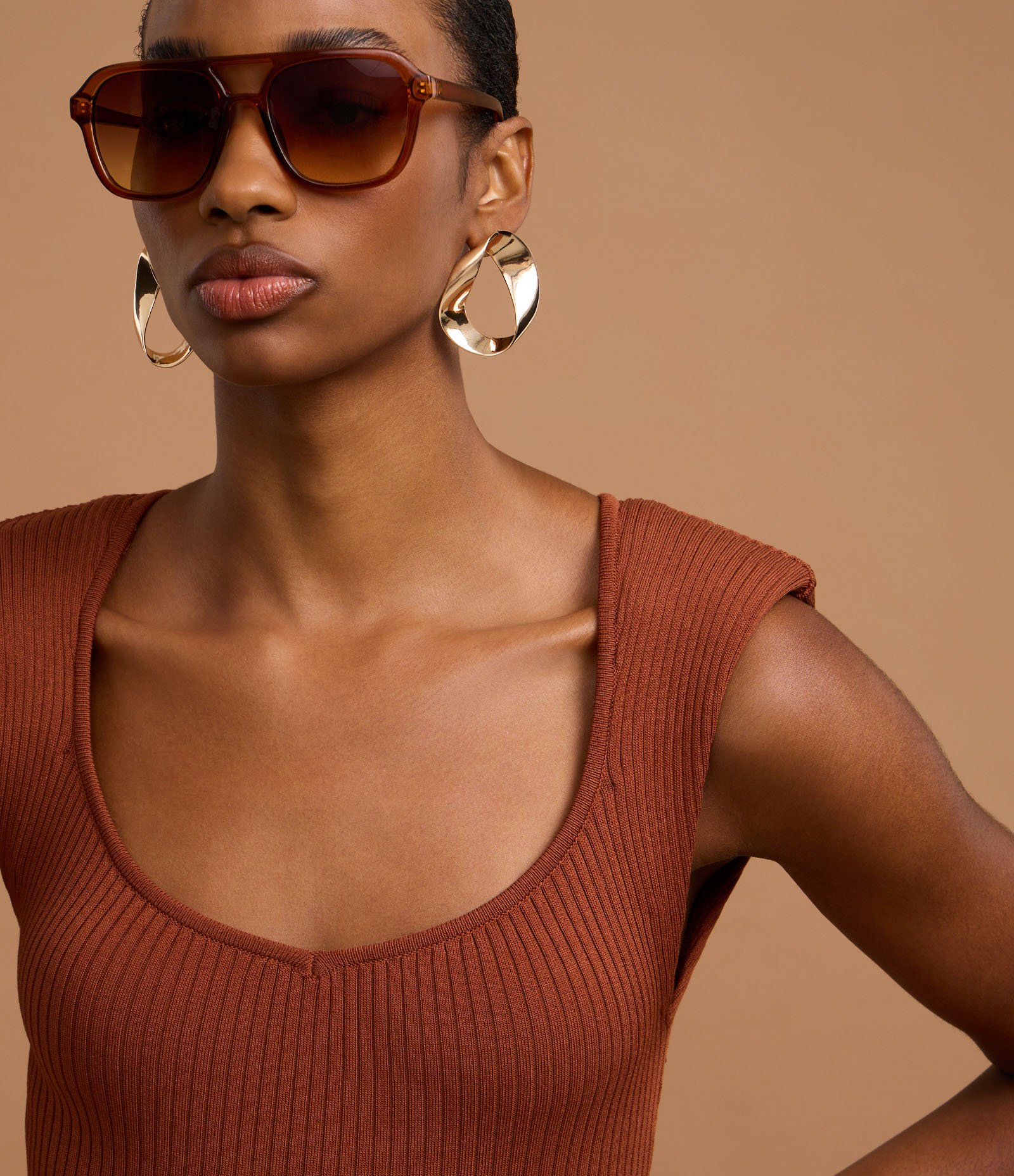 Vestido New Midi Canelado em Tricô com Fenda Assimétrica Marrom 3