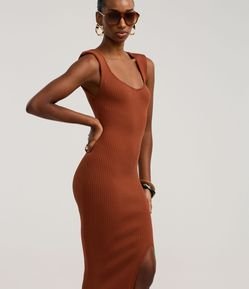 Vestido New Midi Canelado em Tricô com Fenda Assimétrica