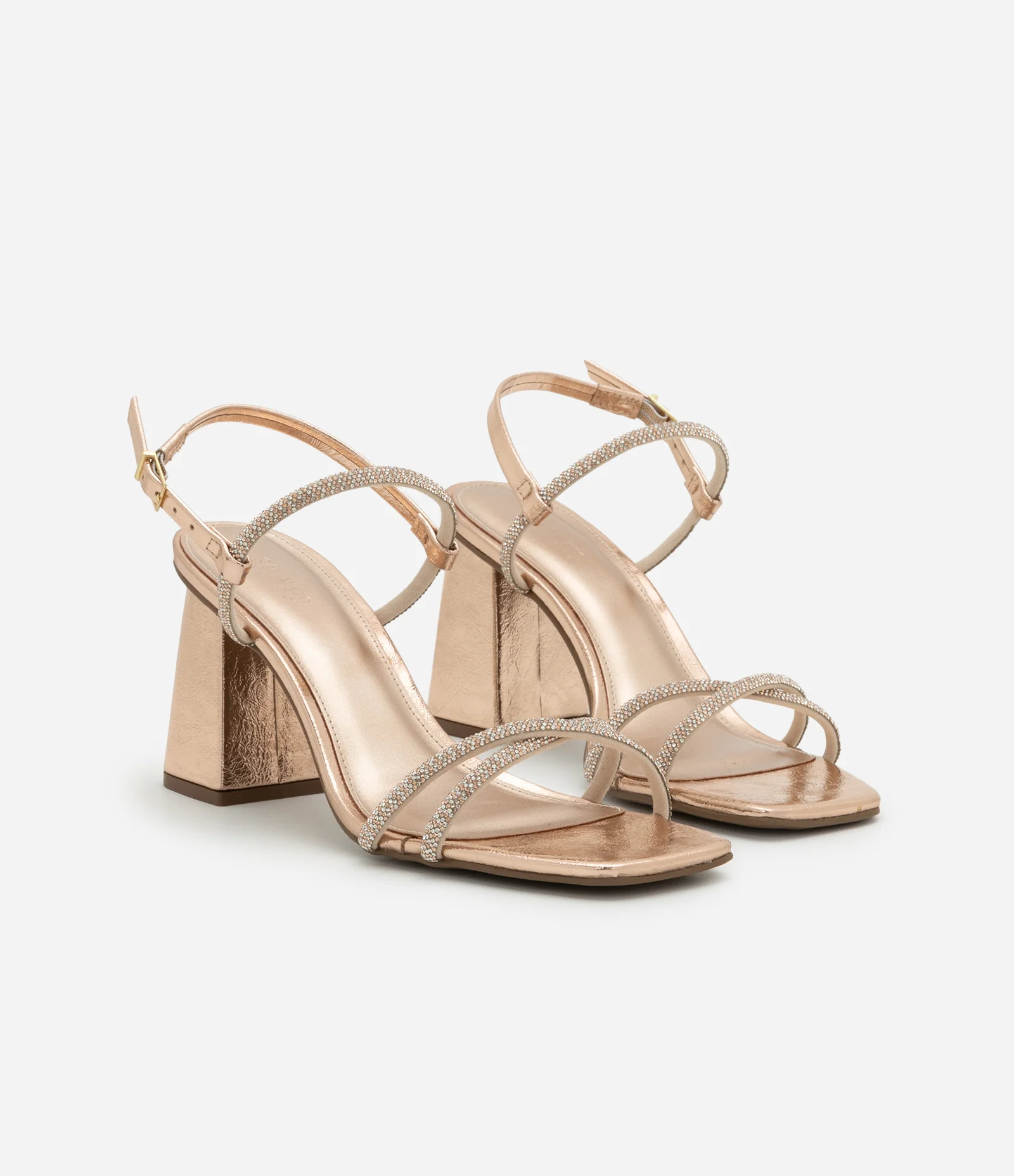 Sandália com Tiras Finas Cruzadas Brilhosas Rose 3