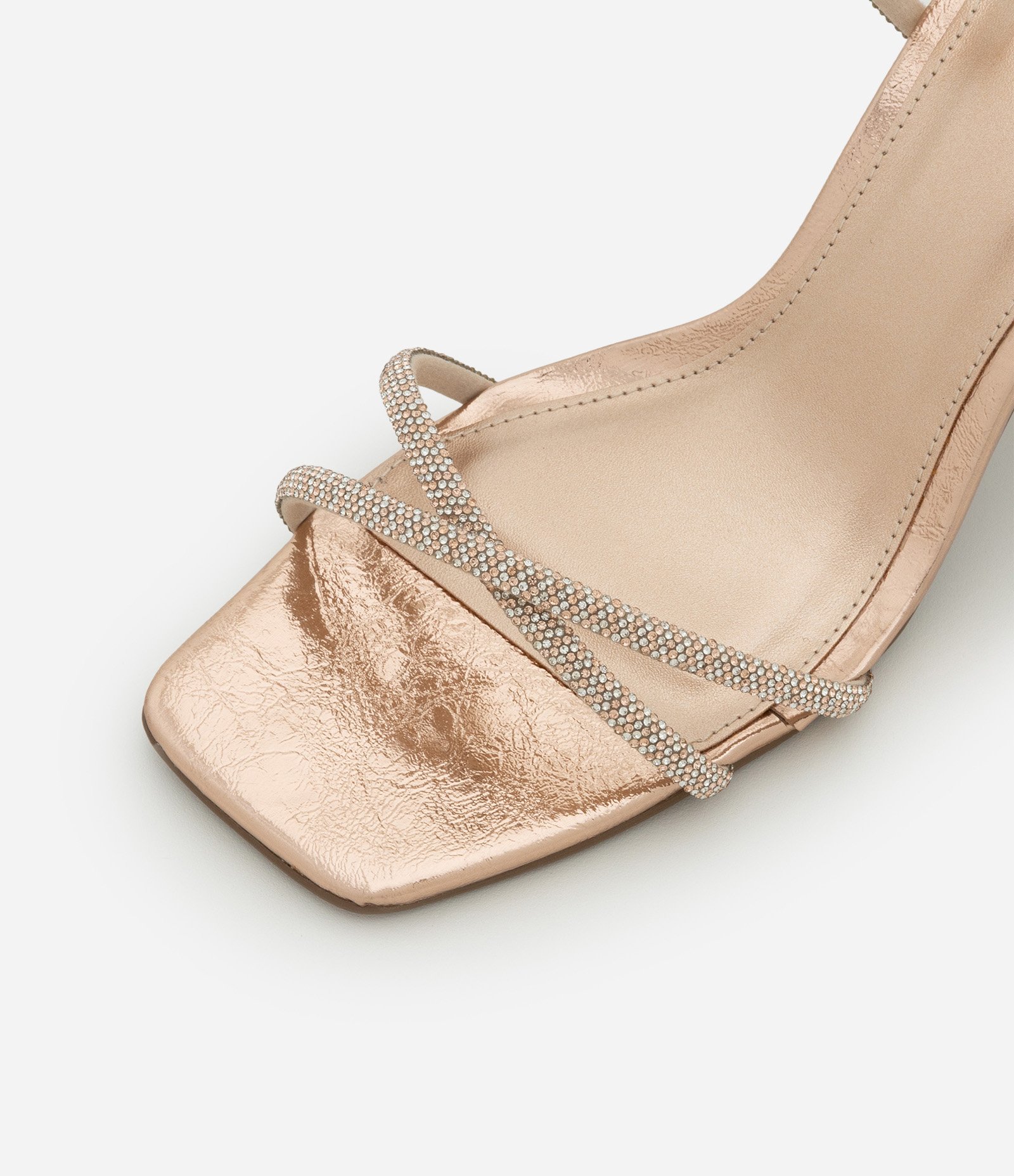 Sandália com Tiras Finas Cruzadas Brilhosas Rose 5