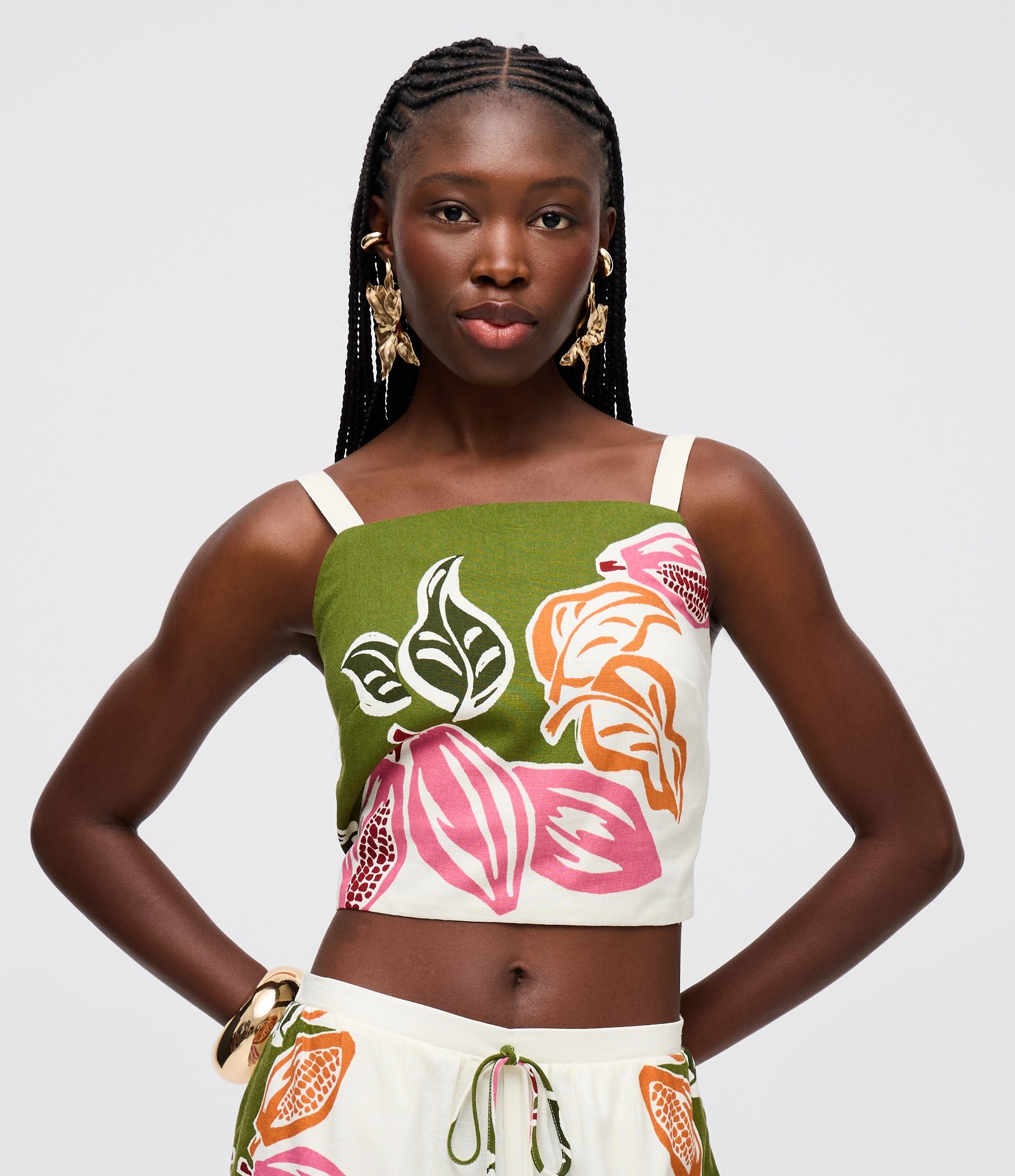 Blusa Cropped em Viscolinho Floral com Alças Verde 1