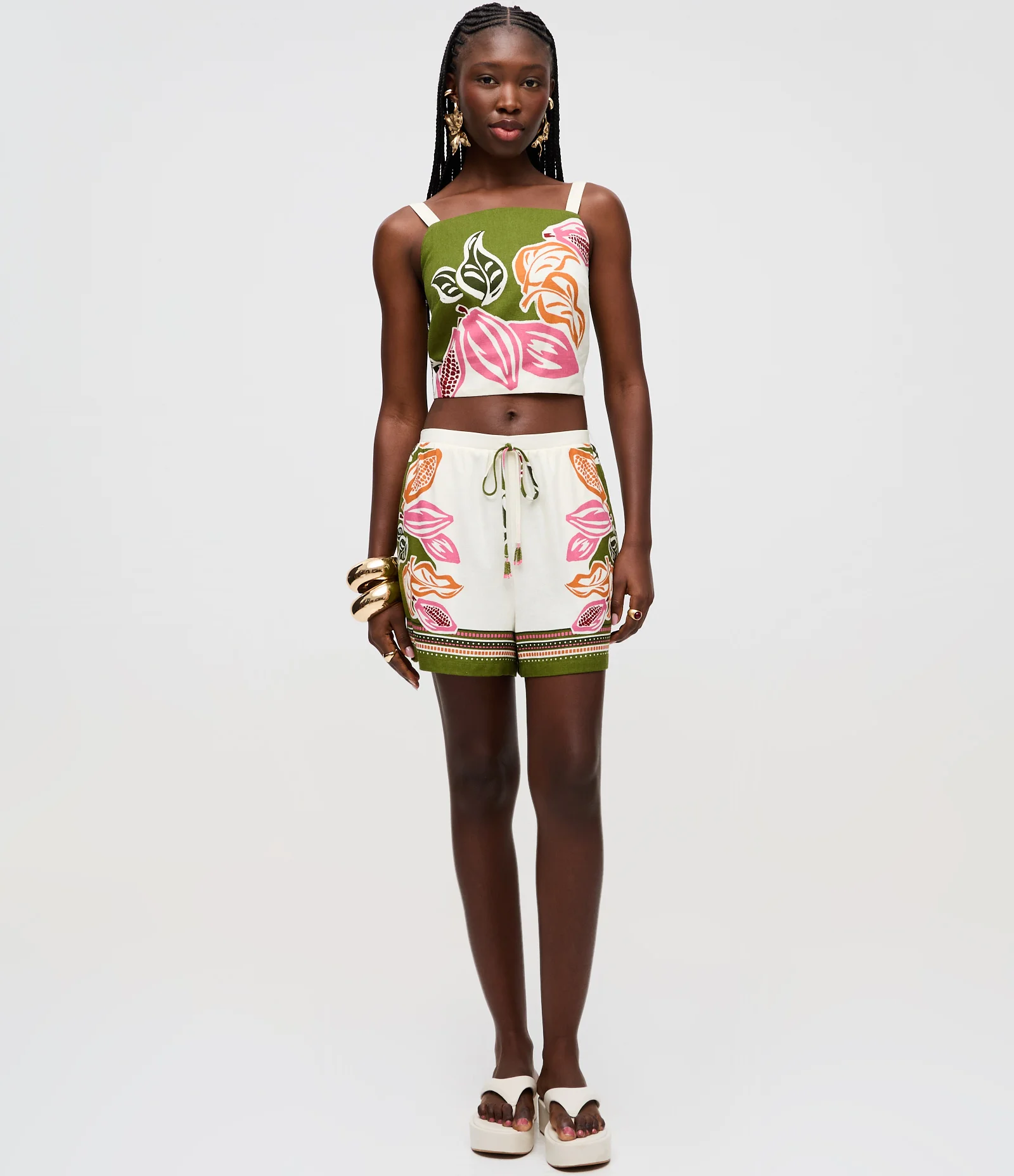 Blusa Cropped em Viscolinho Floral com Alças Verde 2