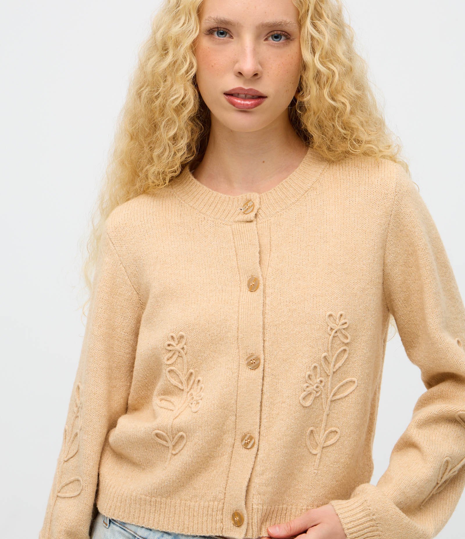 Cardigan em Tricô com Botões e Bordado Floral Bege 3