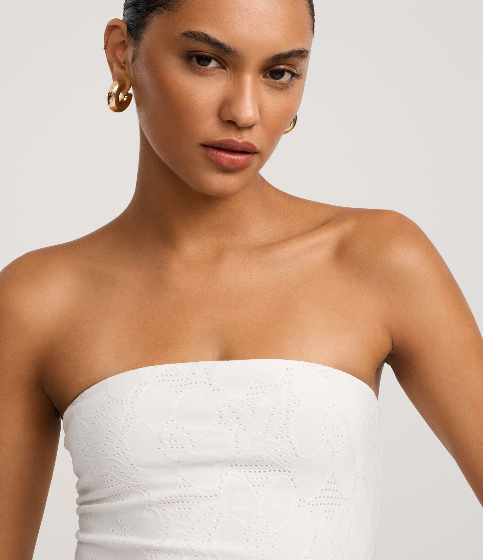 Vestido Curto em Laise com Babados e Bordado Floral Off White 3