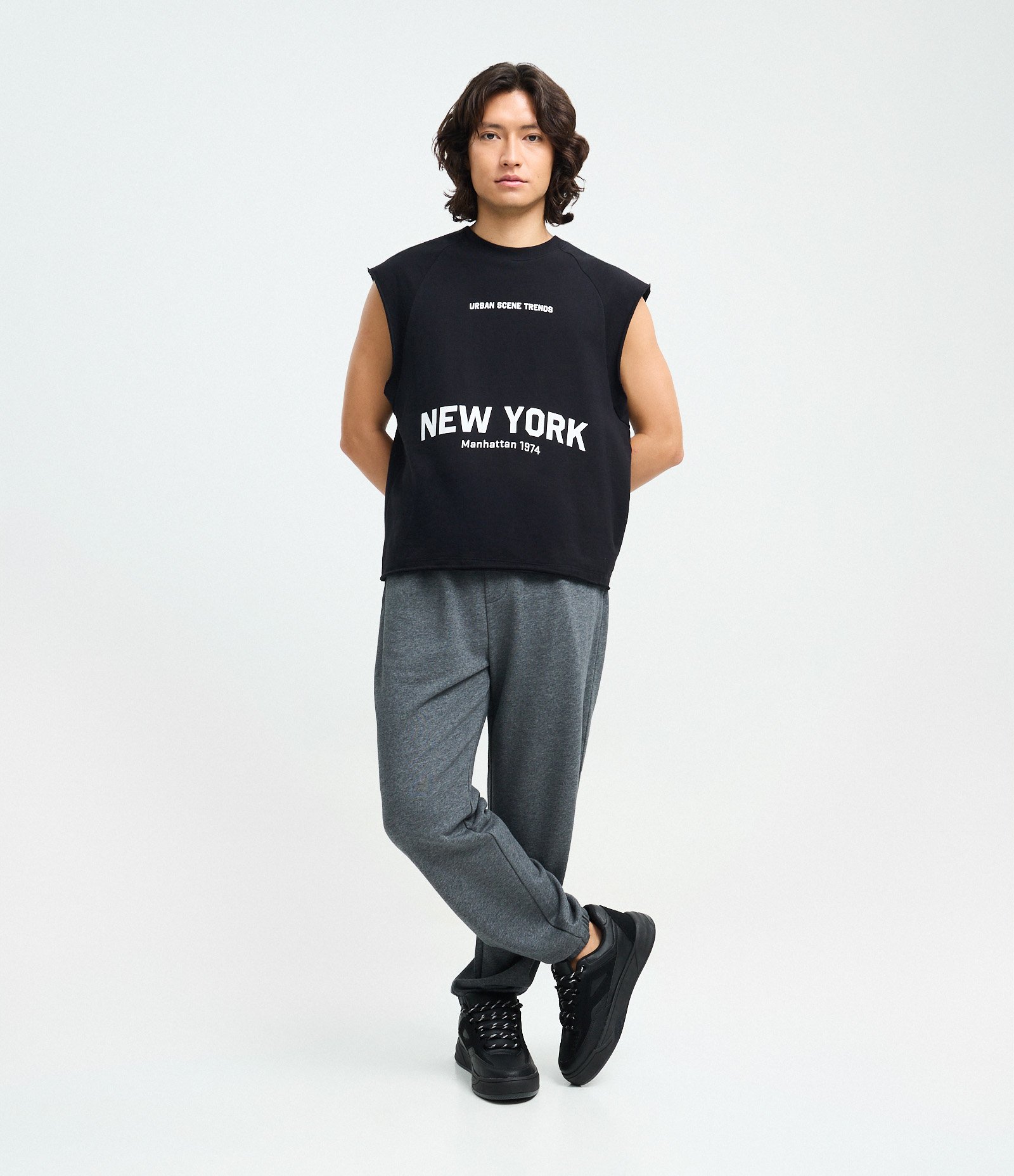 Calça Jogger em Moletom com Cós Elástico e Cordão Cinza 1