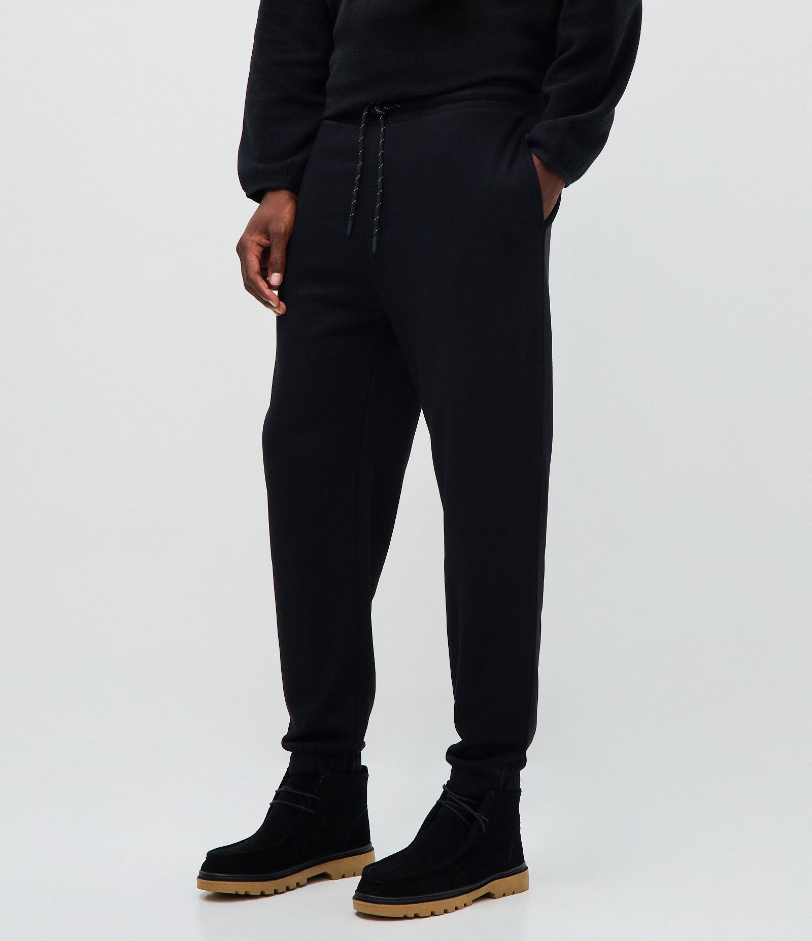 Calça Jogger em Moletom com Cós Elástico e Cordão Preto 2
