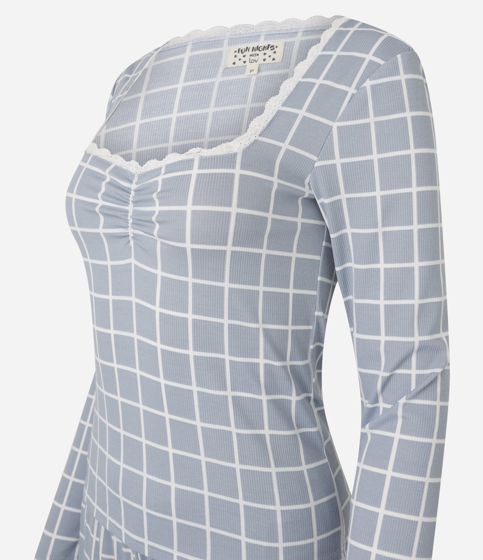 Pijama Longo em Ribana Xadrez com Decote de Renda Azul Claro 4