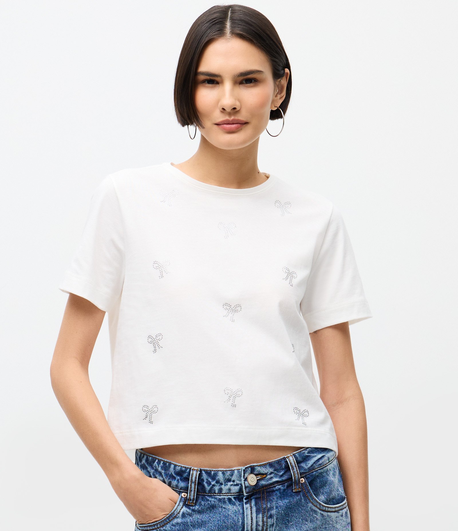 Camiseta em Algodão com Laços em Aplicação de Brilhos Branco 3
