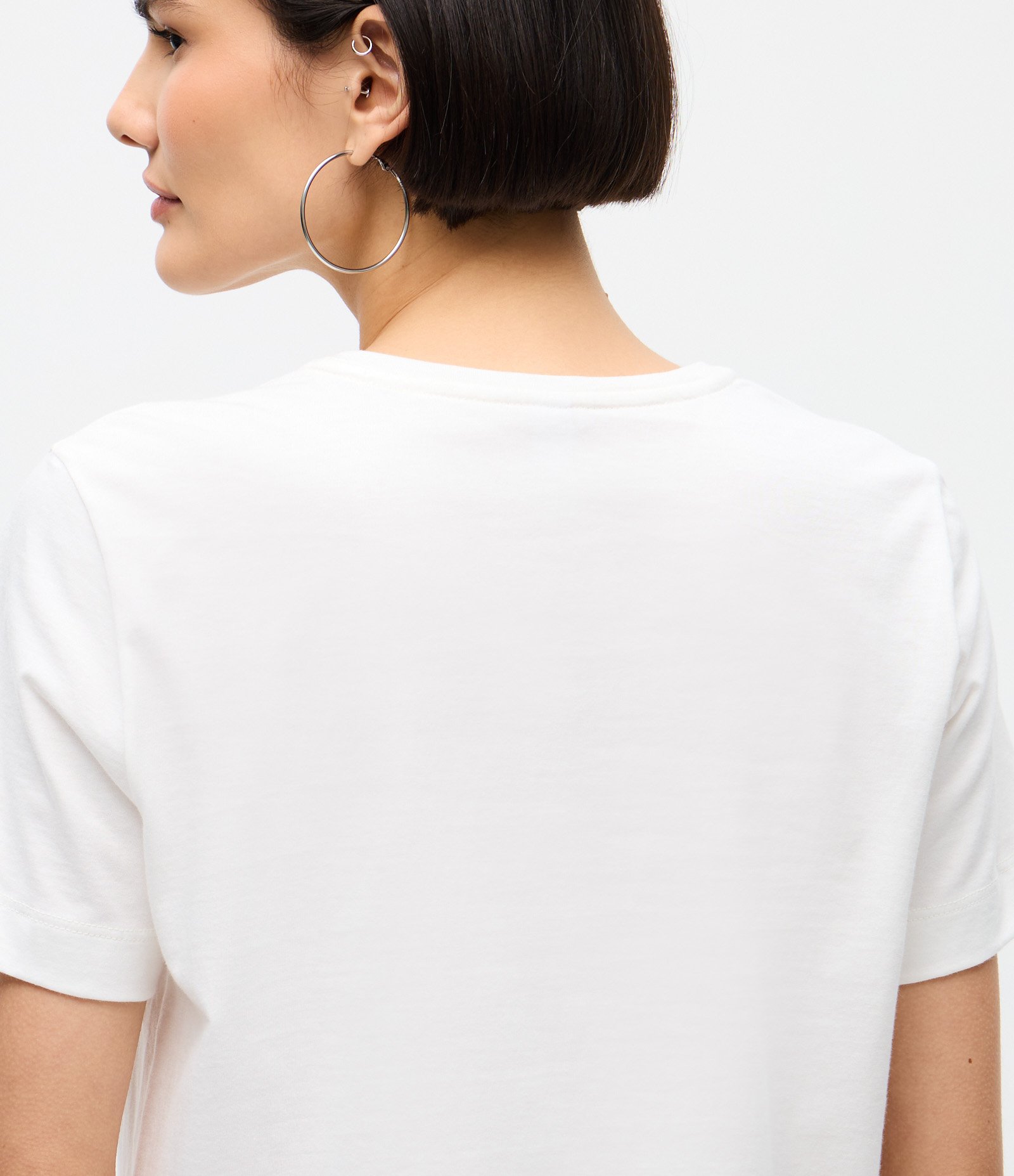 Camiseta em Algodão com Laços em Aplicação de Brilhos Branco 4