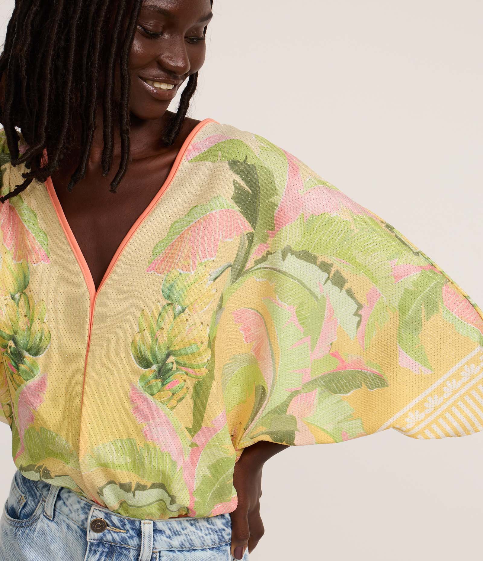 Body com Fio Metalizado e Estampa Tropical Amarelo 3