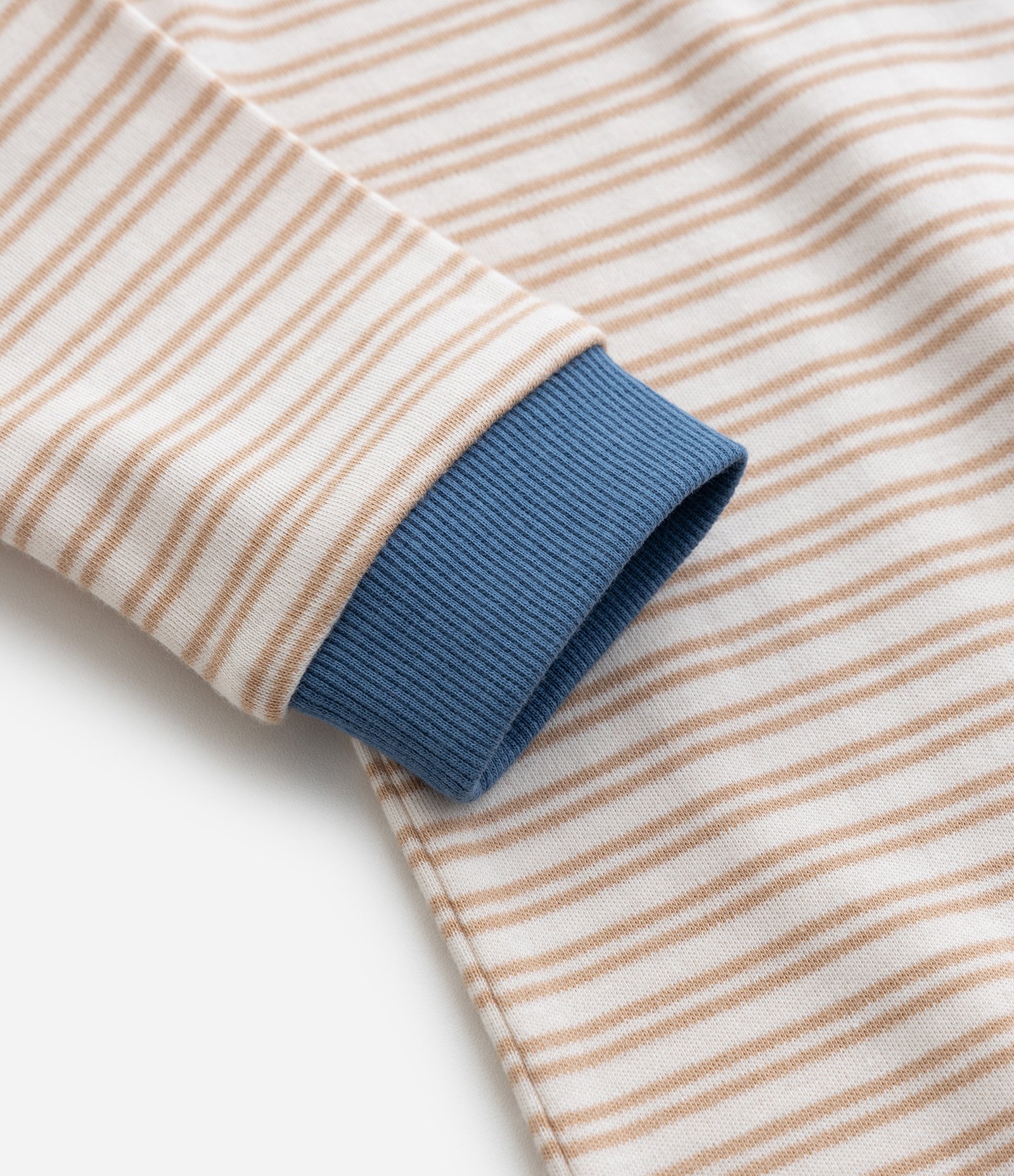 Macacão Infantil Listrado em Suedine com Gola Polo – Tam 0 a 18 Meses Bege 4