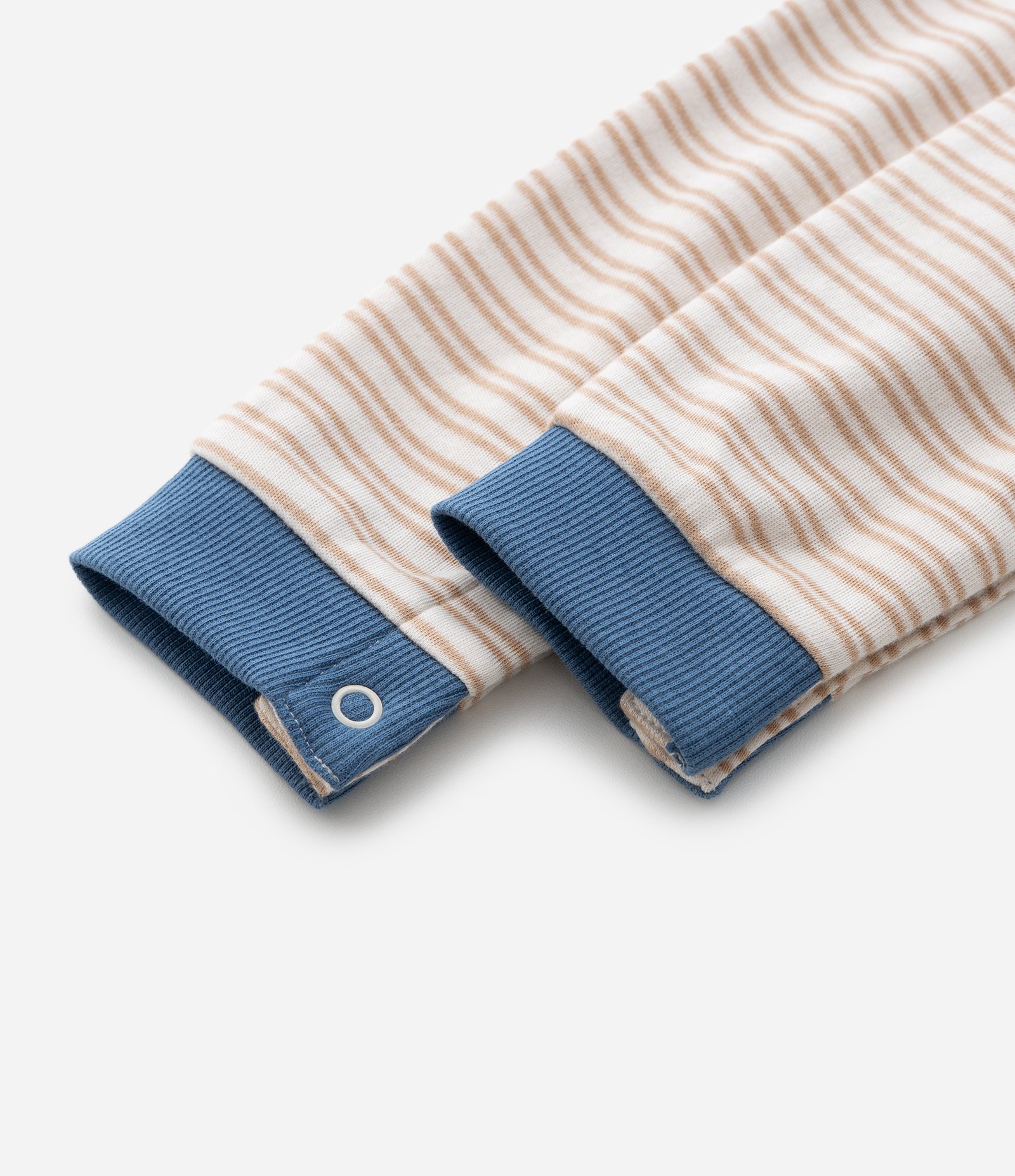 Macacão Infantil Listrado em Suedine com Gola Polo – Tam 0 a 18 Meses Bege 6