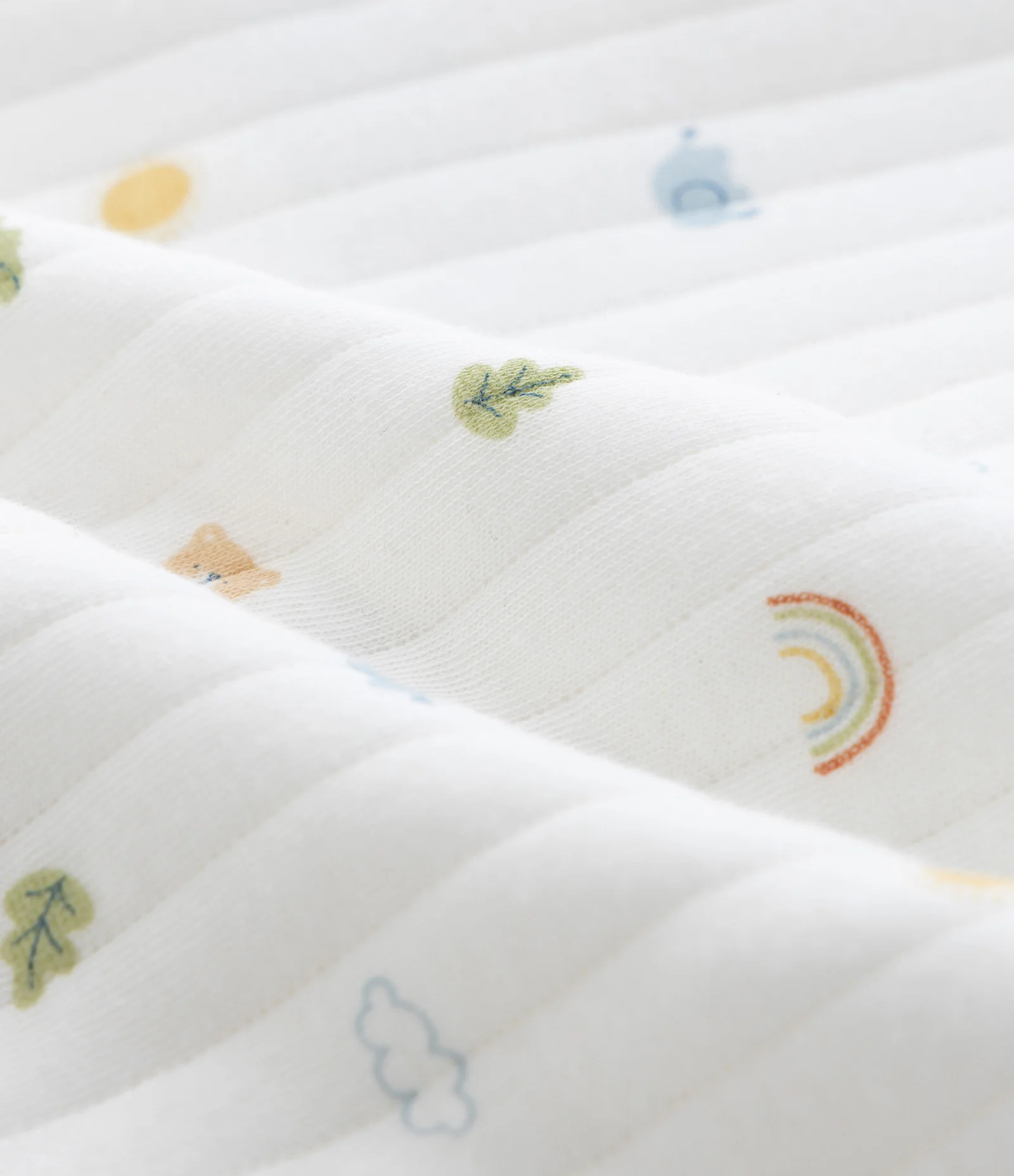 Macacão Infantil em Matelassê com Estampa Mini Icons – Tam RN a 18 Meses Branco 4