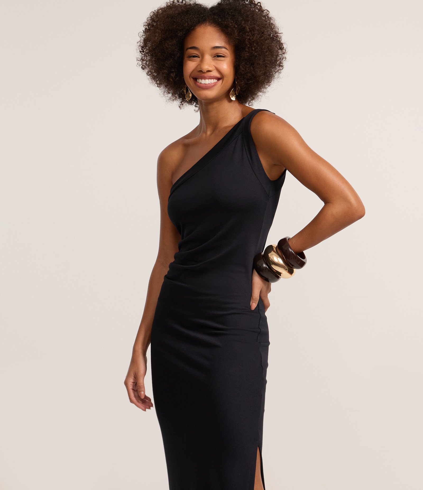 Vestido Long Midi com Ombro Só e Pregas Laterais Preto 2