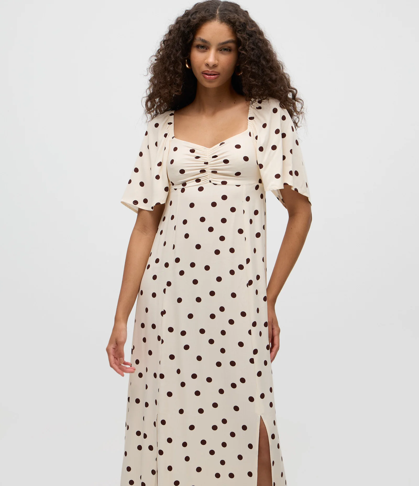 Vestido Longo em Viscose com Franzido no Busto e Poá Bege 2