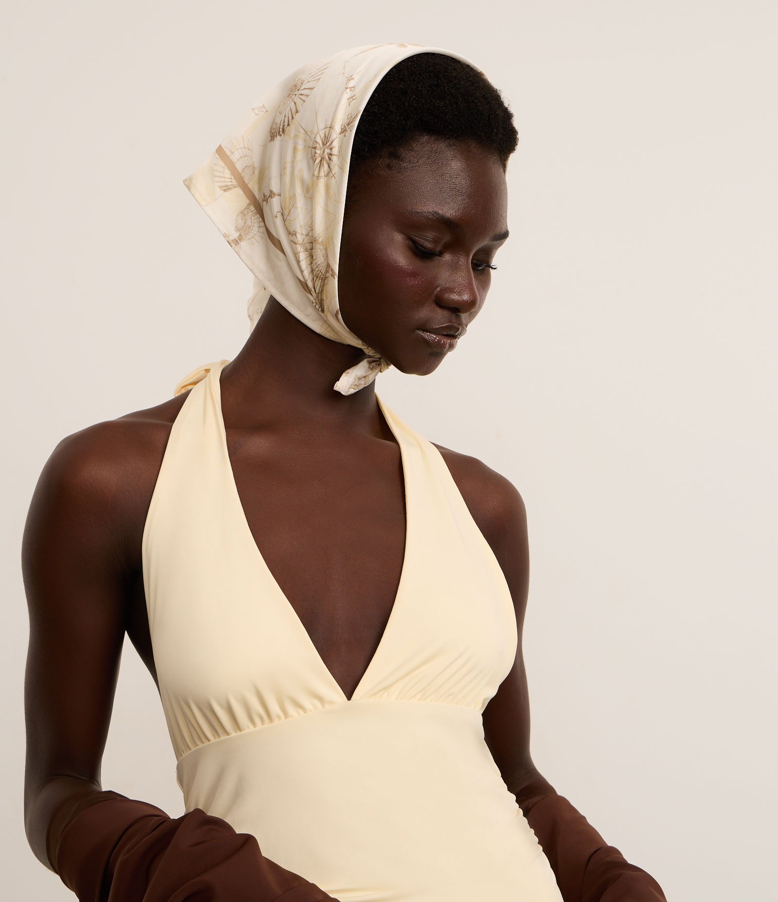 Lenço em Cetim com Estampa Praiana Off White 5