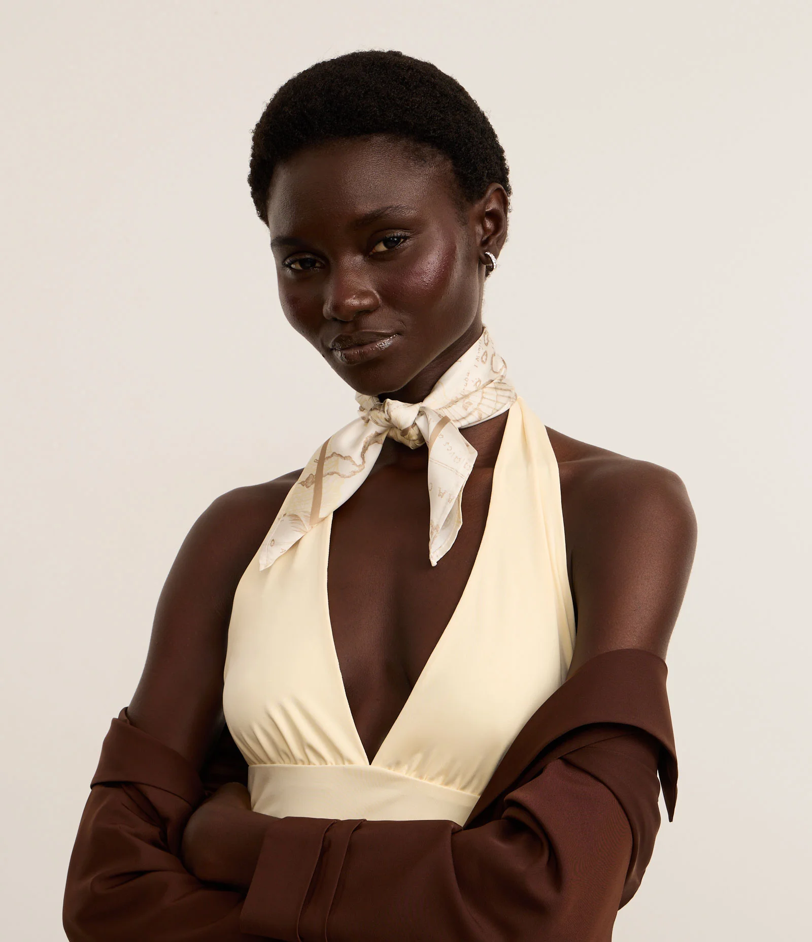 Lenço em Cetim com Estampa Praiana Off White 1