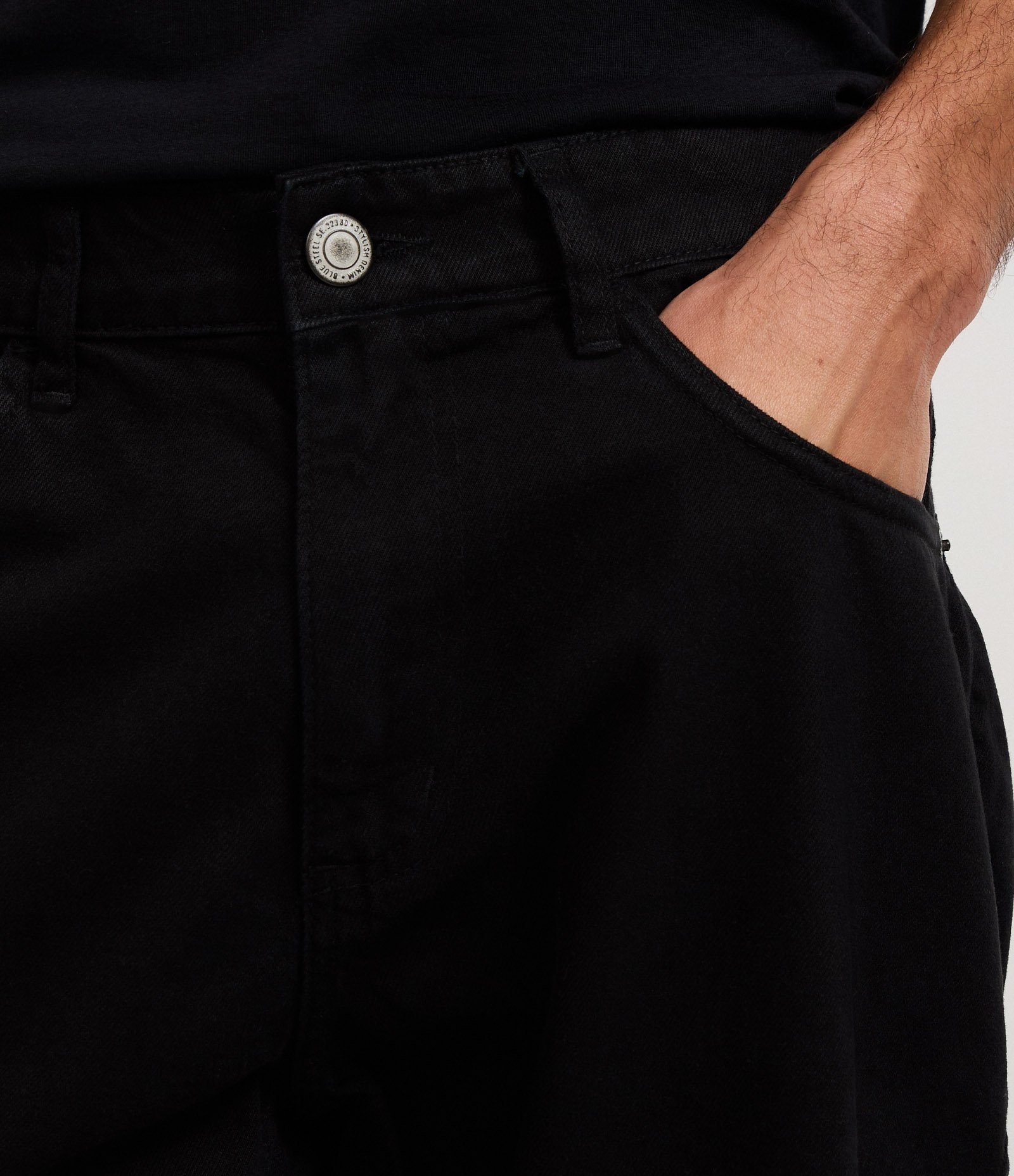 Bermuda Slim em Sarja Marmorizada com Bolsos Preto 4