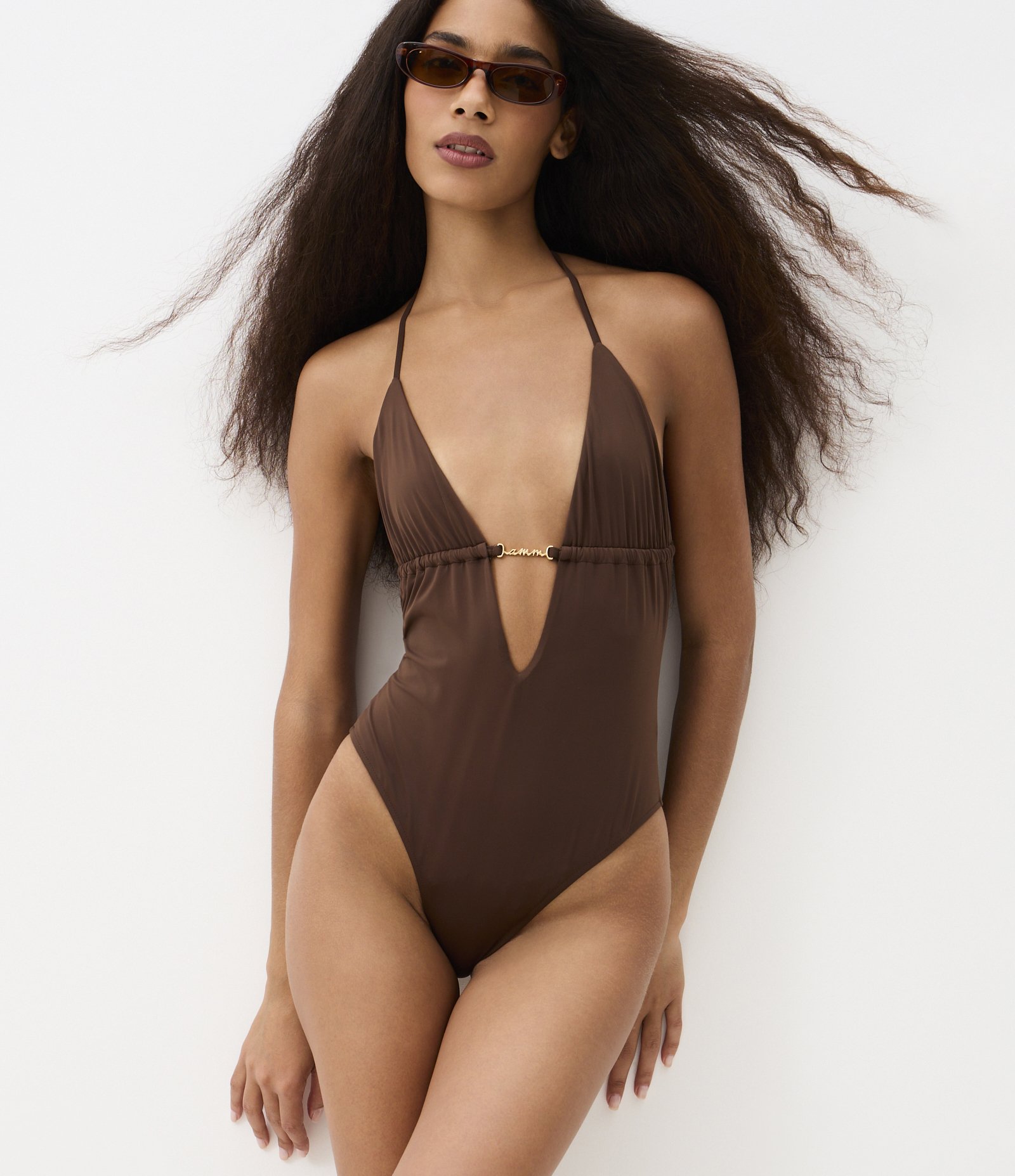 Maiô Cavado em Microfibra com Recorte e Aviamento Metalizado Marrom 6