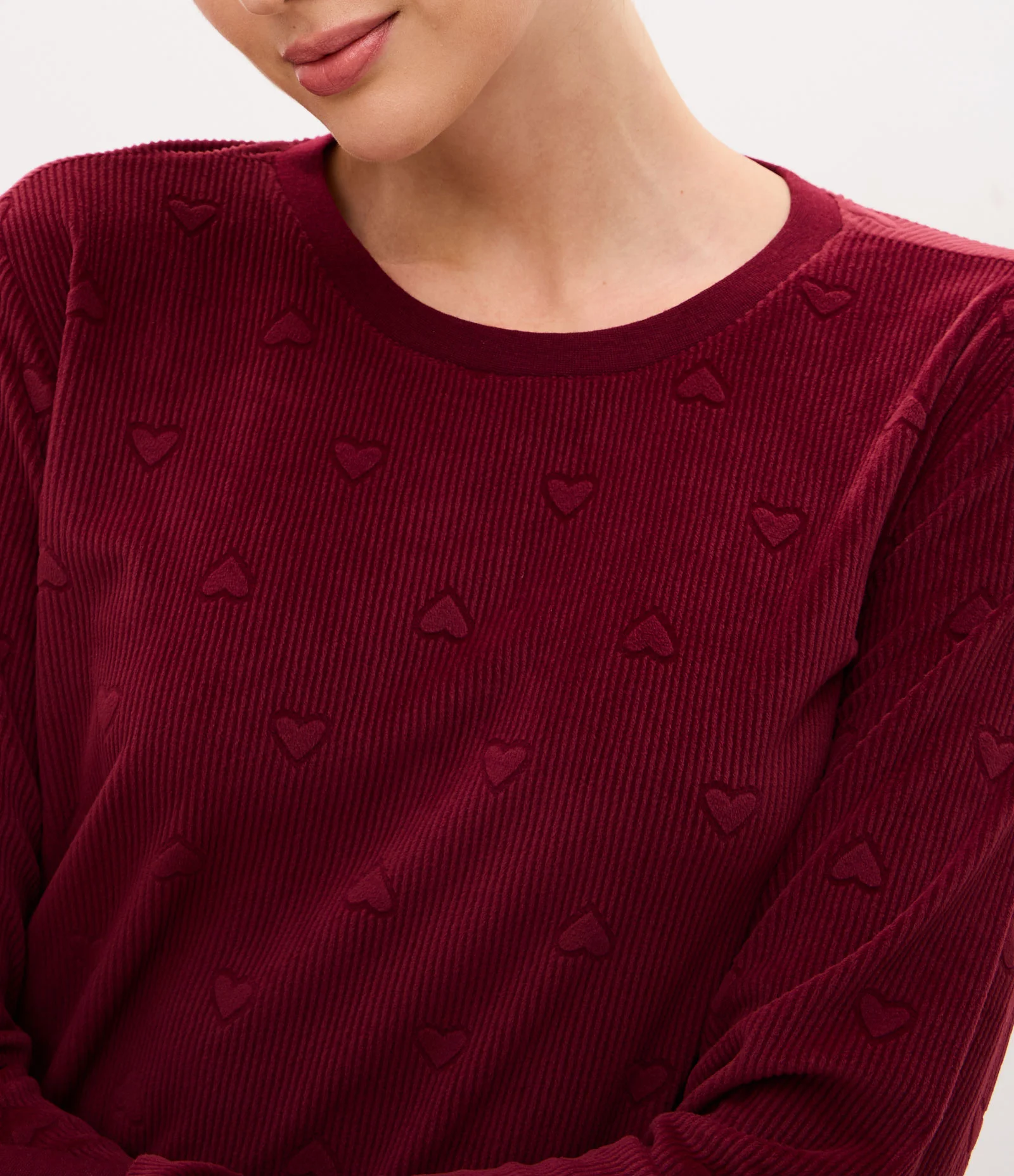 Pijama Longo em Plush com Textura de Corações e Canelado Vermelho 2