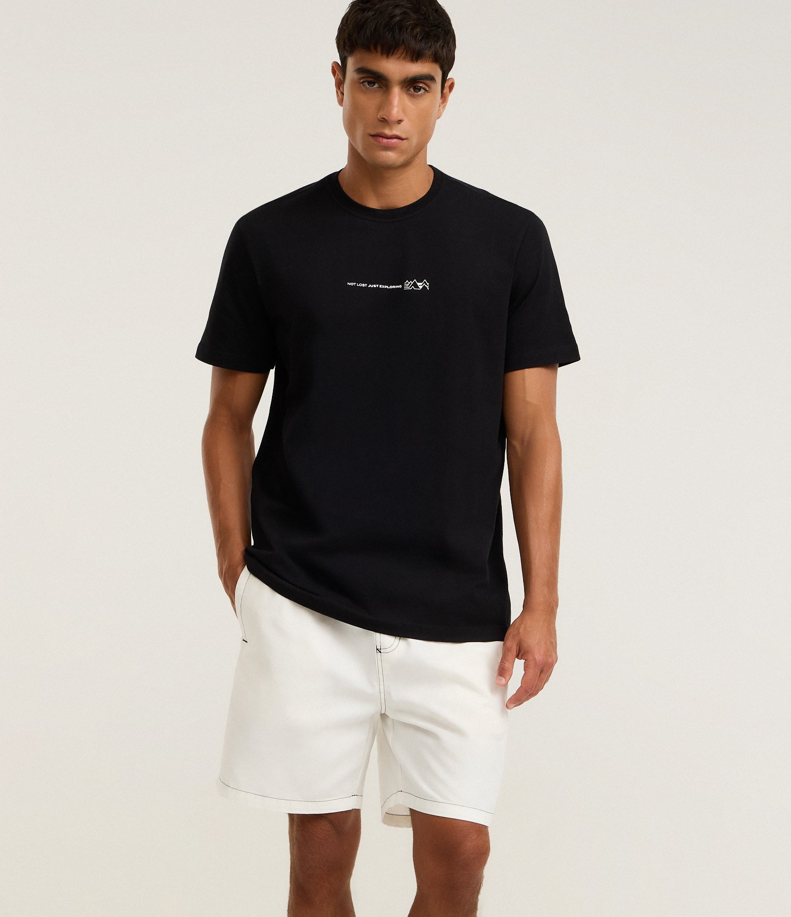 Bermuda em Sarja com Bolso e Cós Elástico Branco 3