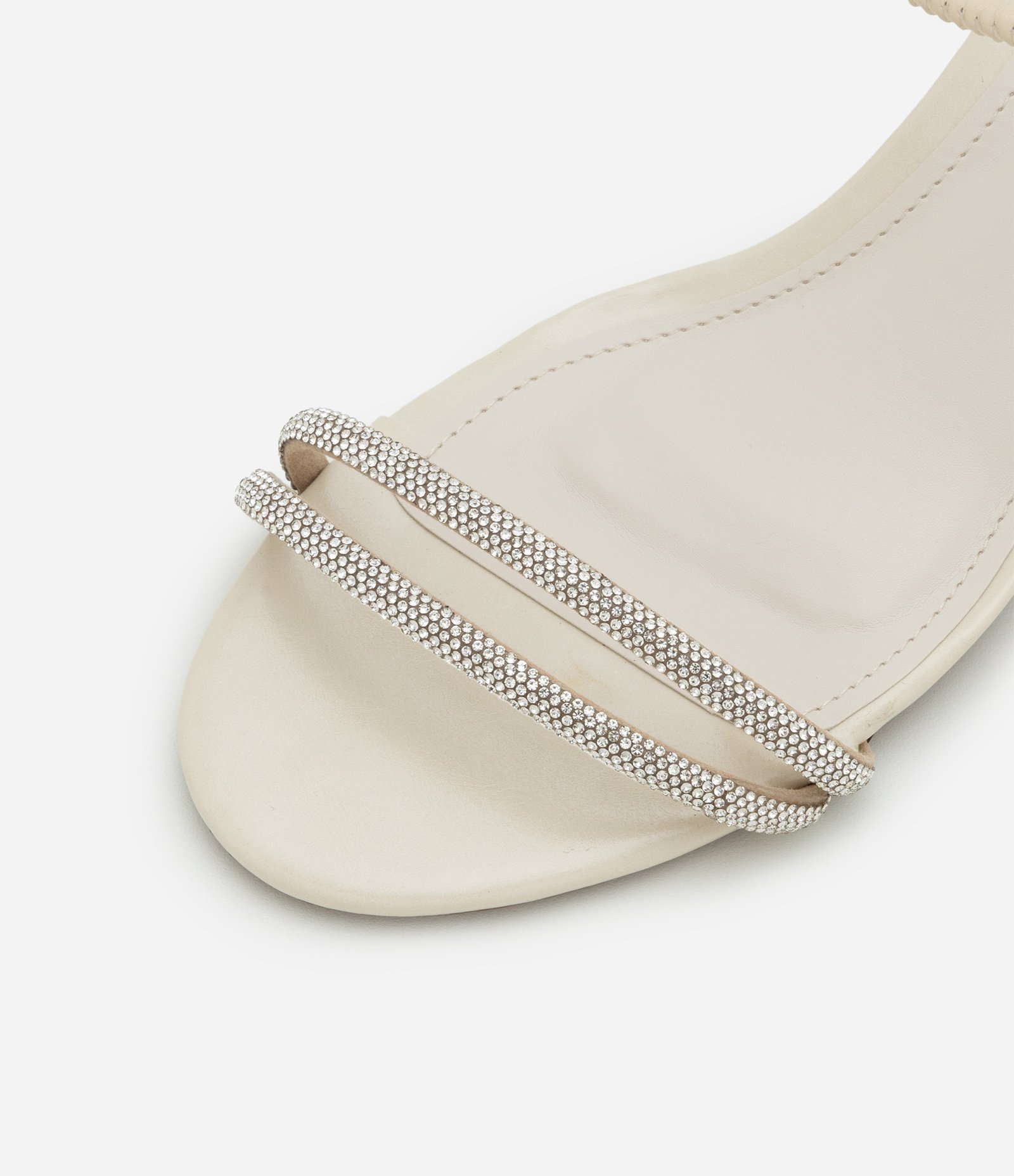 Sandália com Salto Bloco e Tiras de Strass Off White 3