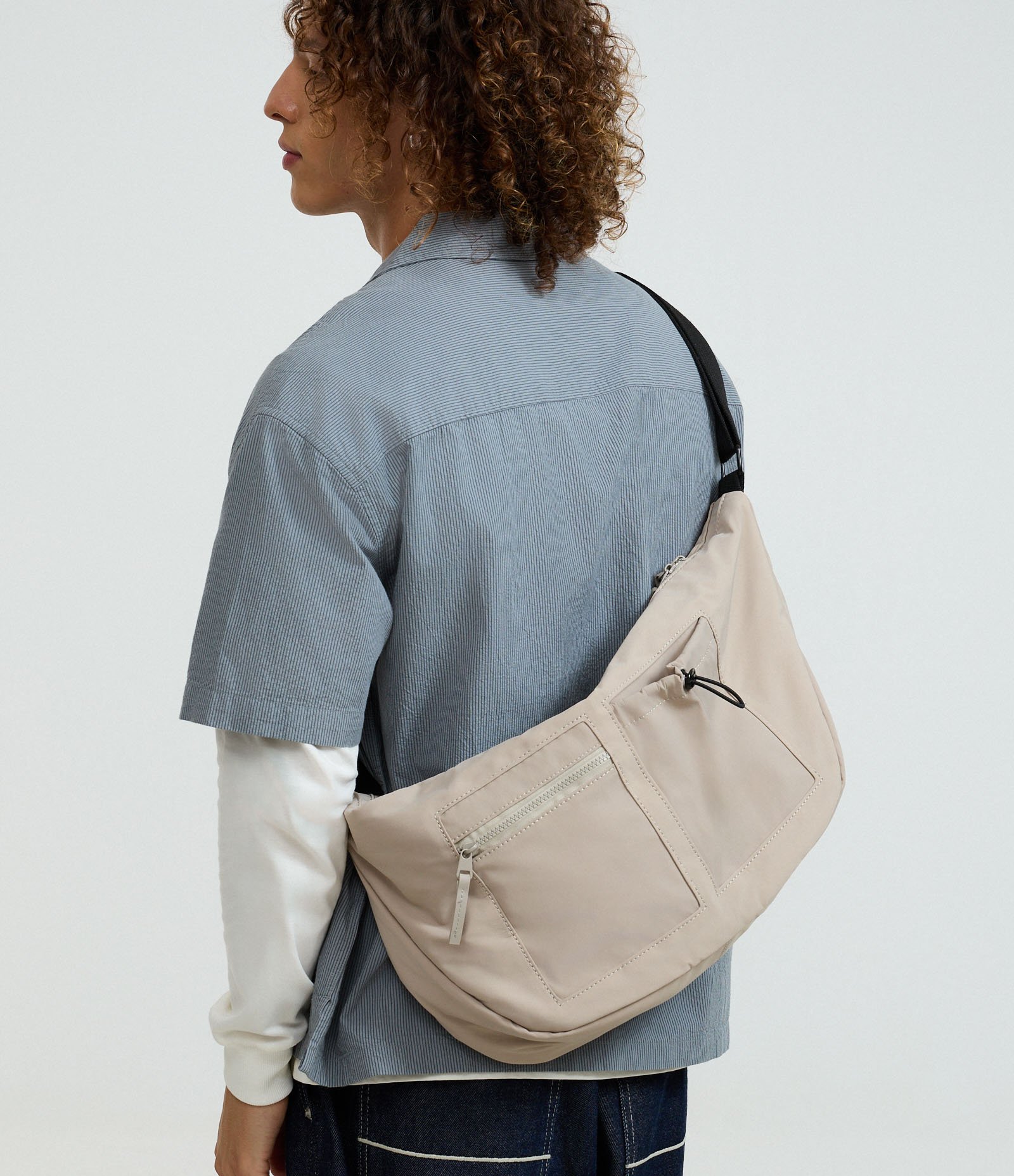 Bolsa Hobo com Alças Ajustáveis e Bolsos Bege 1