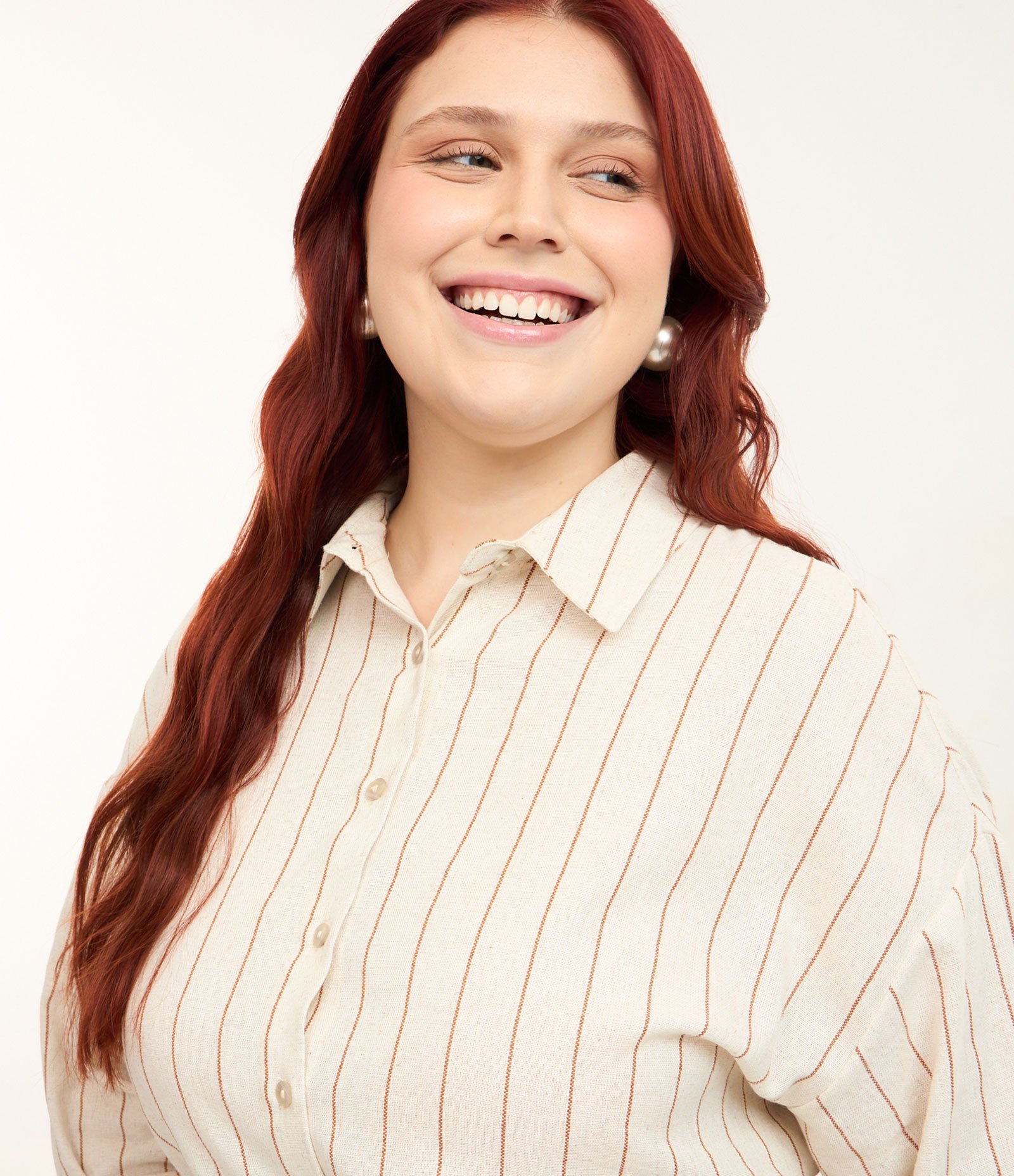 Camisa em Viscolinho Listrada com Lacinhos nas Costas Curve & Plus Size Off White 3