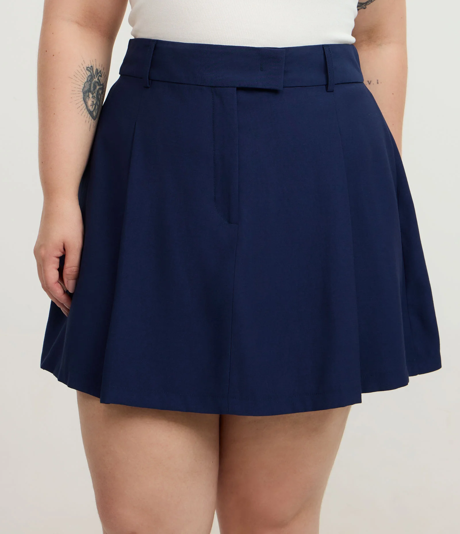 Short Saia Alfaiatado Curve & Plus Size Azul 2