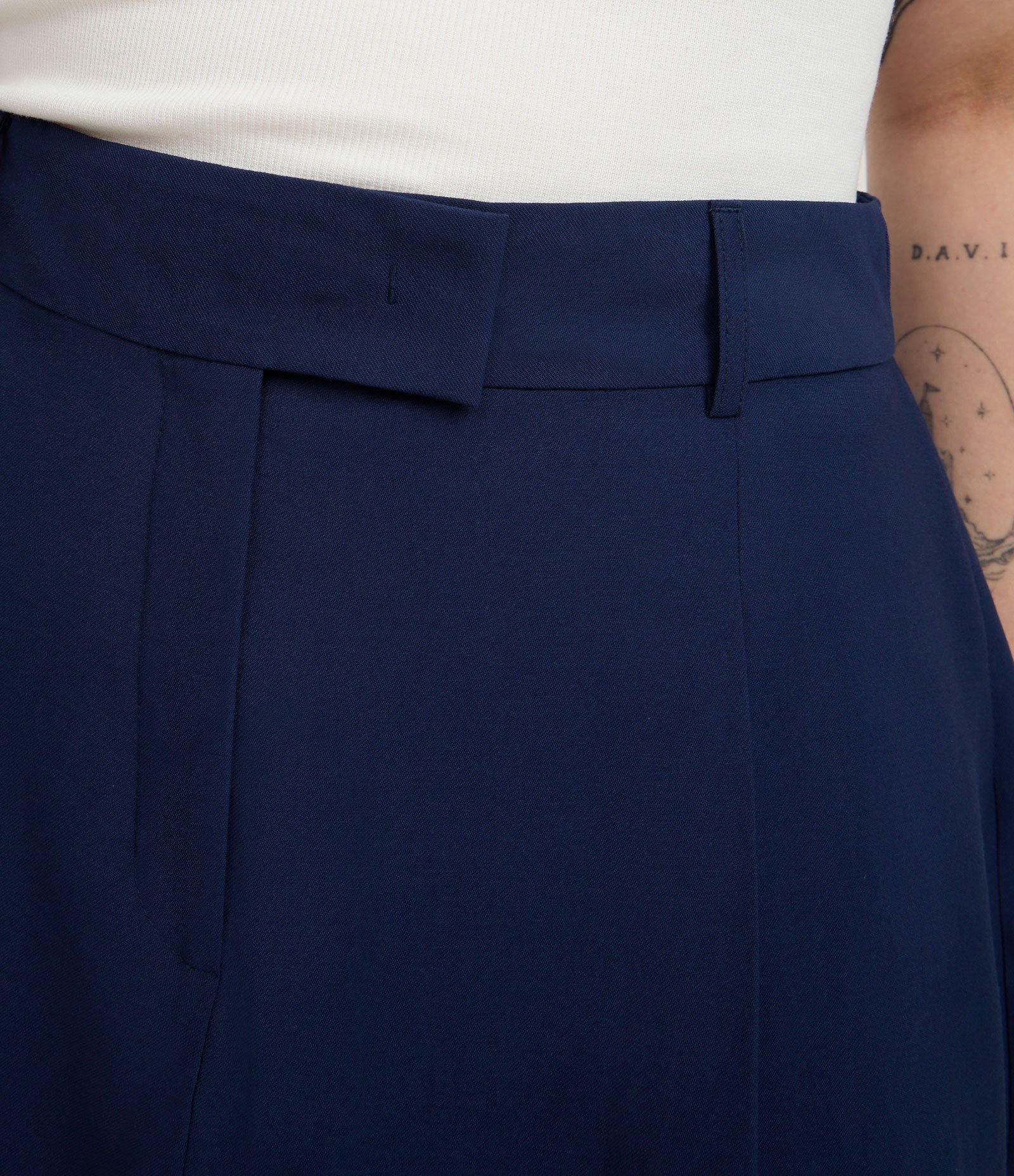 Short Saia Alfaiatado Curve & Plus Size Azul 4