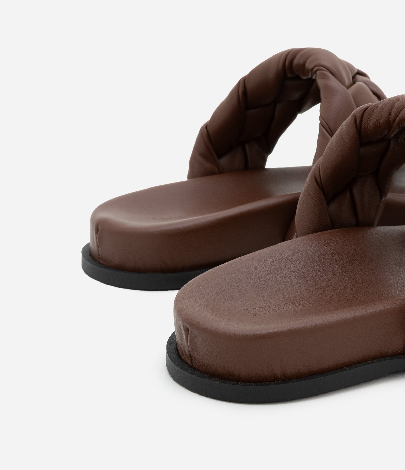 Sandália Rasteira Puffer com Tiras Trançadas Marrom 4