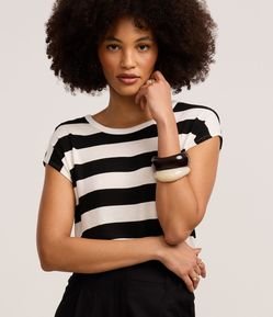 Blusa em Viscose com Listras Horizontais Largas