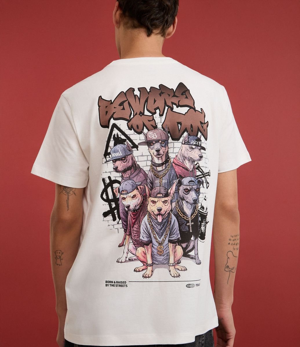 Camiseta Comfort em Algodão com Estampa Gangue de Vira Latas Branco