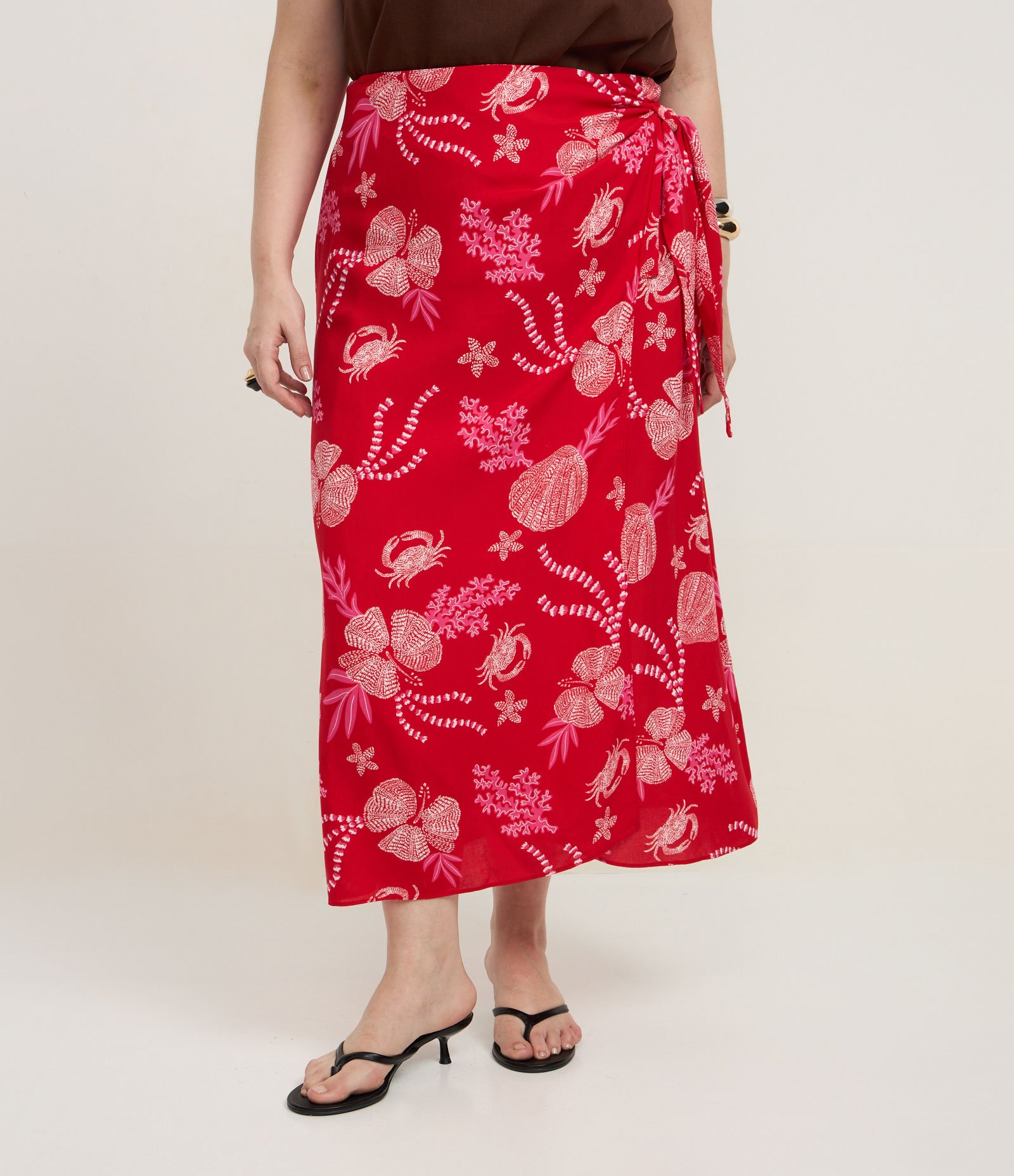 Saia Midi em Viscose com Estampa Floral Curve & Plus Size Vermelho 2