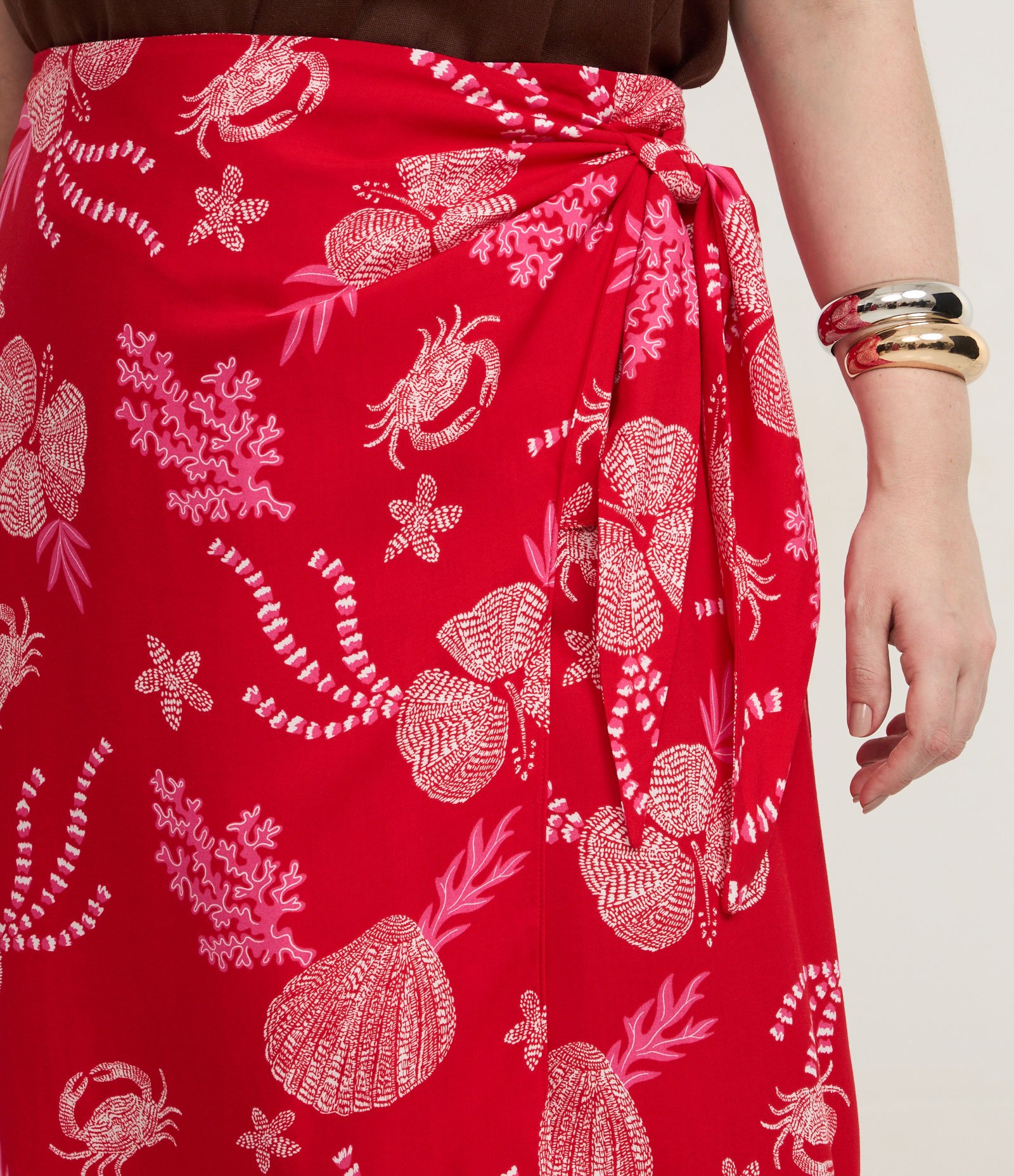 Saia Midi em Viscose com Estampa Floral Curve & Plus Size Vermelho 3