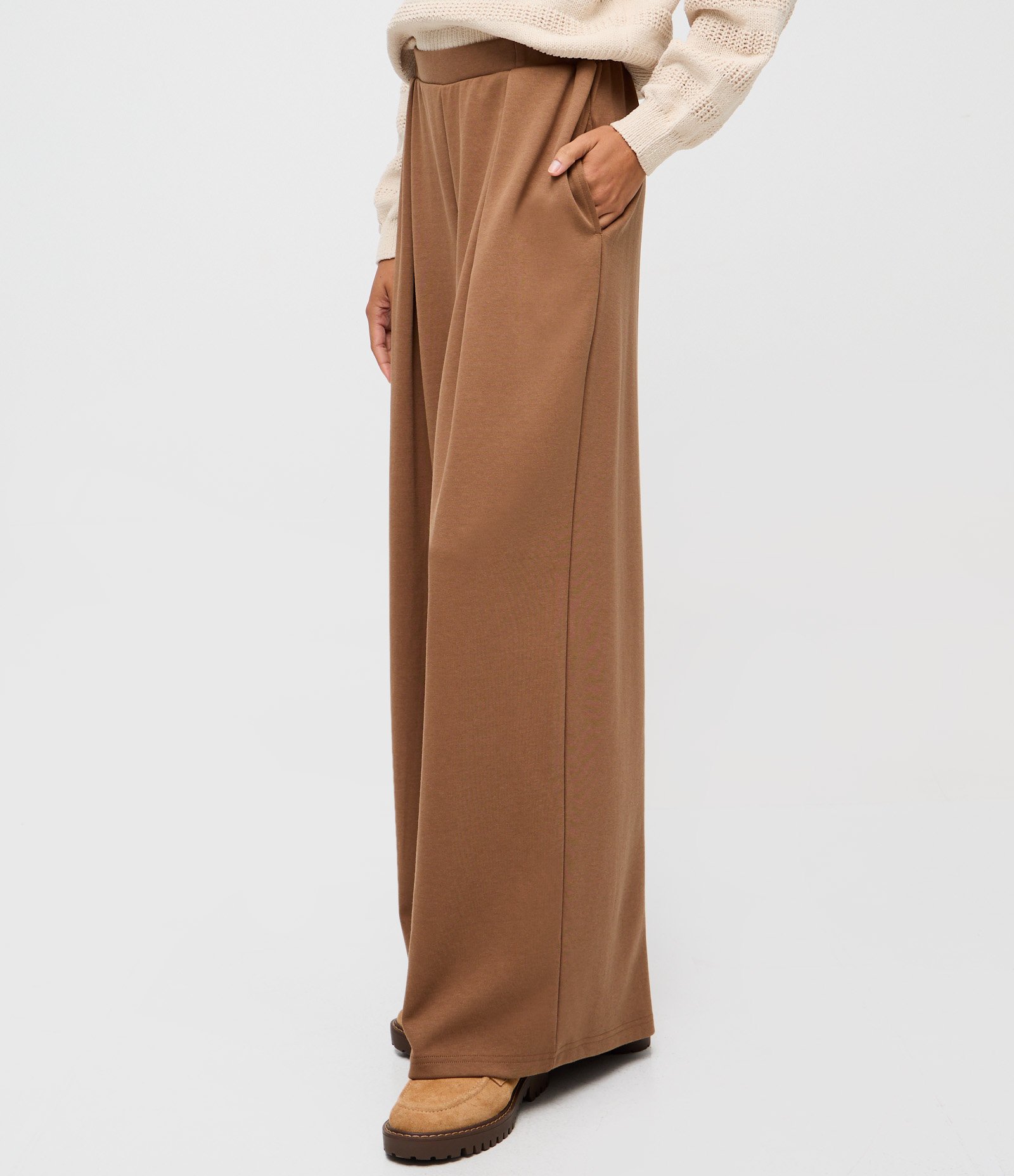 Calça em Moletom com Vinco e Cós Ajustável Marrom 2