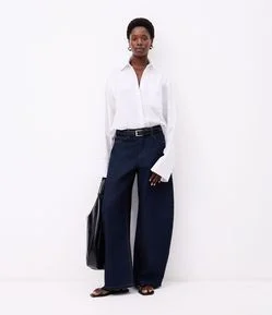 Calça Barrel Maxi Oversized Alfaiatada Cintura Baixa em Jeans com Pesponto Contrastante