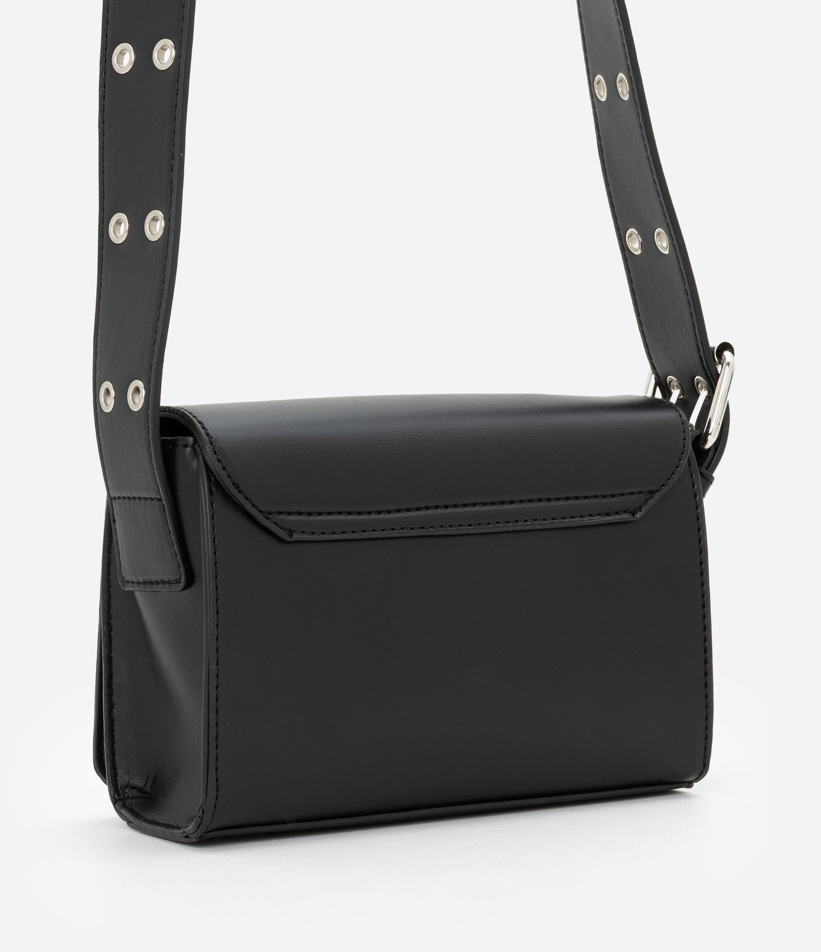 Bolsa Shoulder Bag Transversal em PU com Ilhoses Preto 4