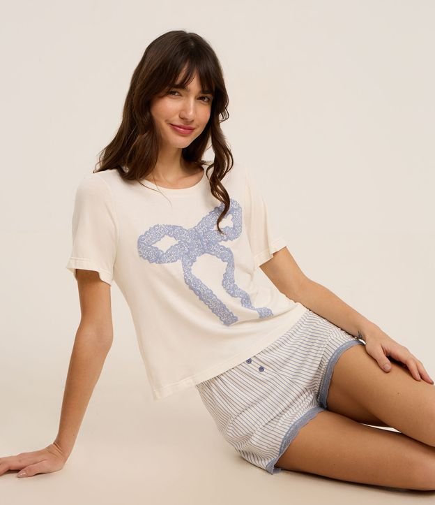 Short de Pijama em Viscose Listrada com Rendinha e Botões