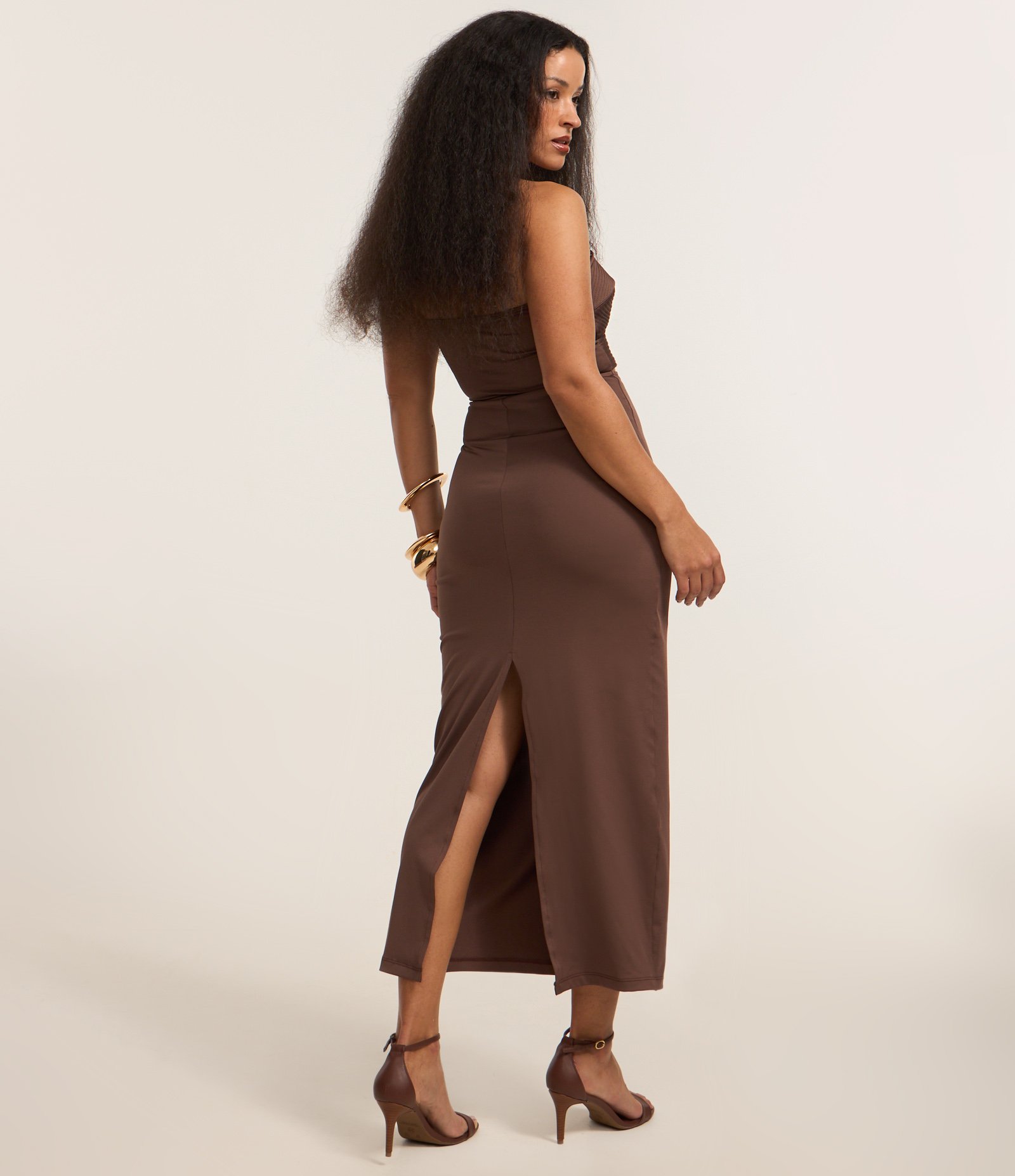 Vestido Midi Tomara que Caia com Busto Pespontado Marrom 3