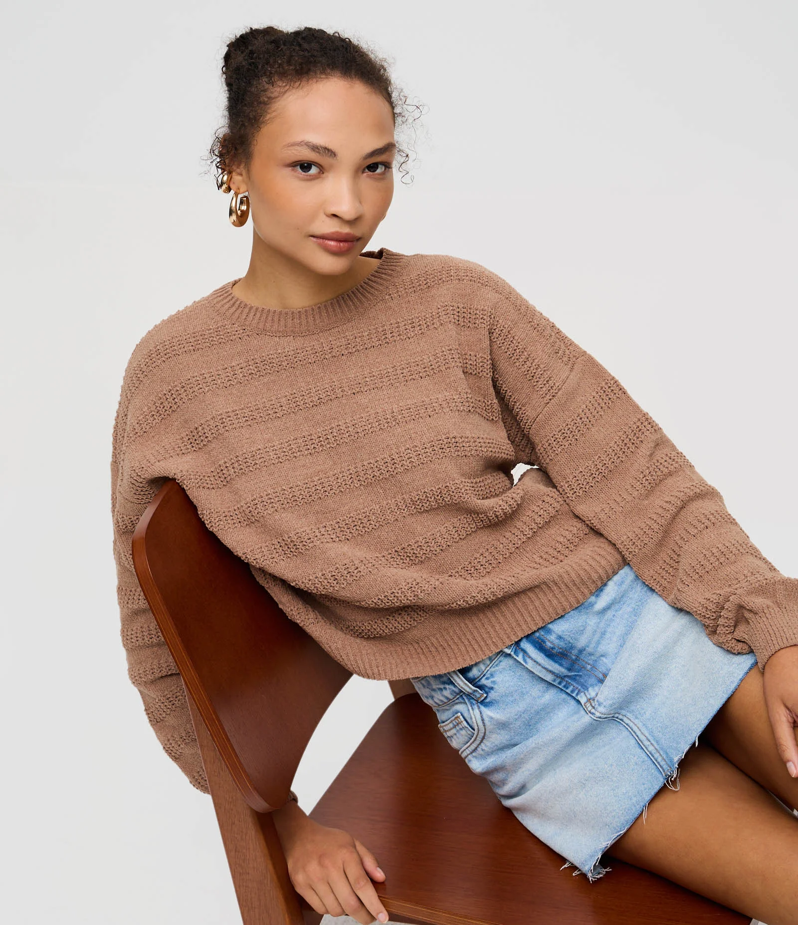 Blusa em Tricô Texturizado com Linhas Horizontais Marrom 1